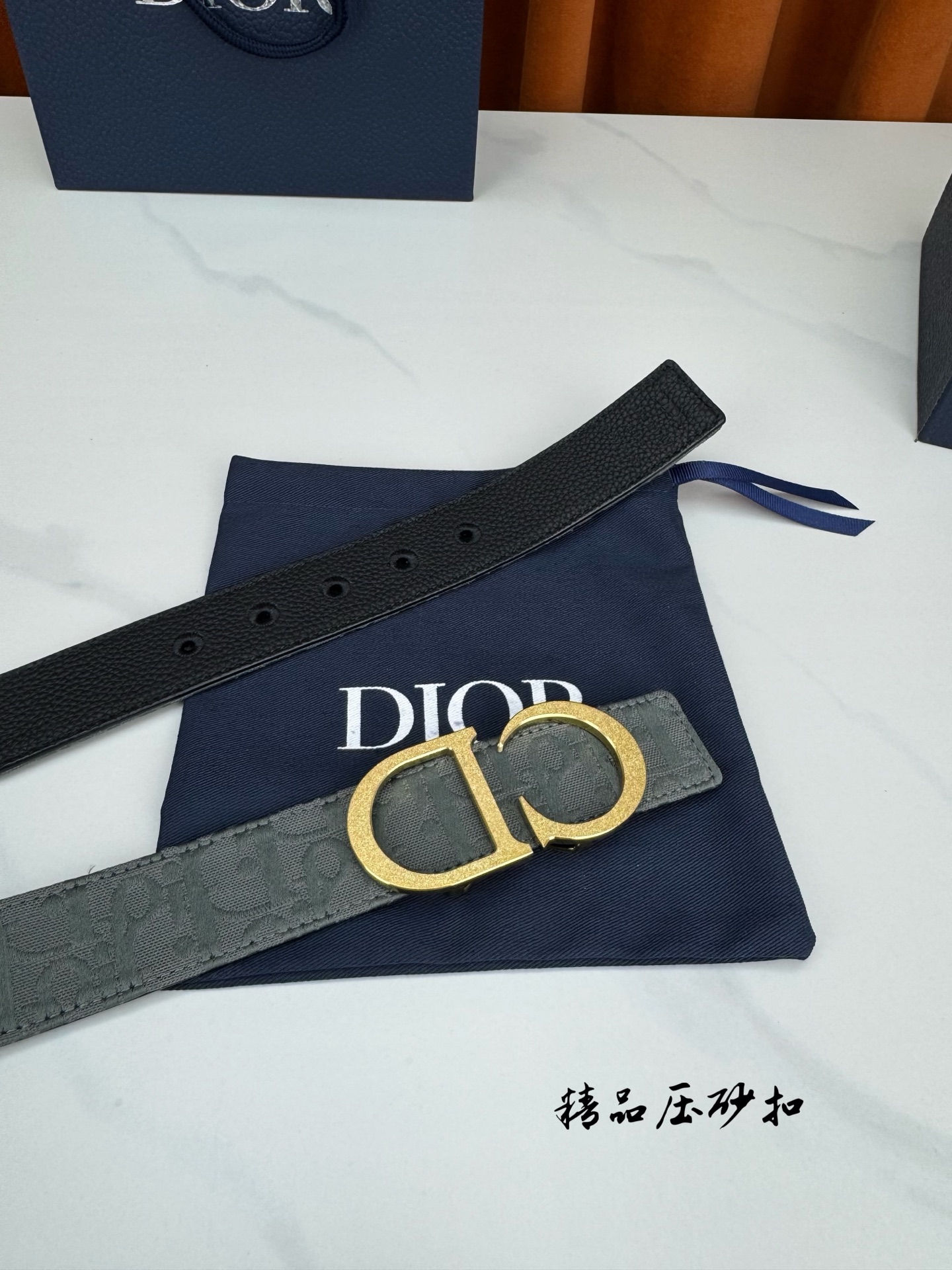 Dior 高仿男士 CD 金扣皮帶 經典灰壓紋款| 7 Dior 高仿男士 CD 金扣皮帶 經典灰壓紋款
