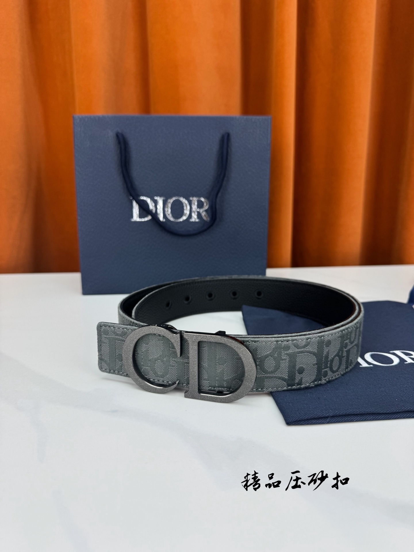 Dior 高仿男士黑鋼扣 CD 壓紋皮帶 工藝質感升級| 8 Dior 高仿男士黑鋼扣 CD 壓紋皮帶 工藝質感升級
