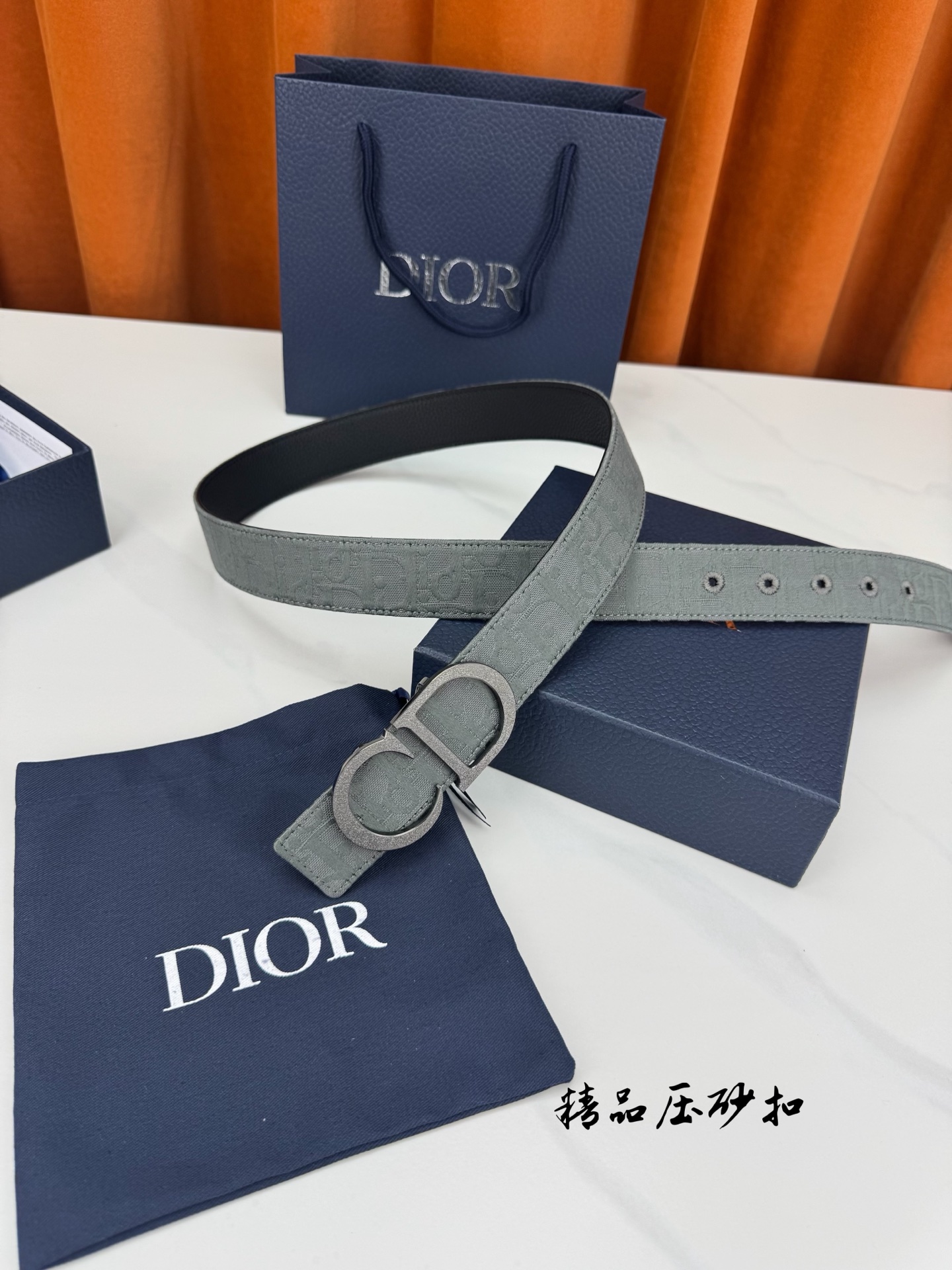 Dior 高仿男士黑鋼扣 CD 壓紋皮帶 工藝質感升級| 7 Dior 高仿男士黑鋼扣 CD 壓紋皮帶 工藝質感升級