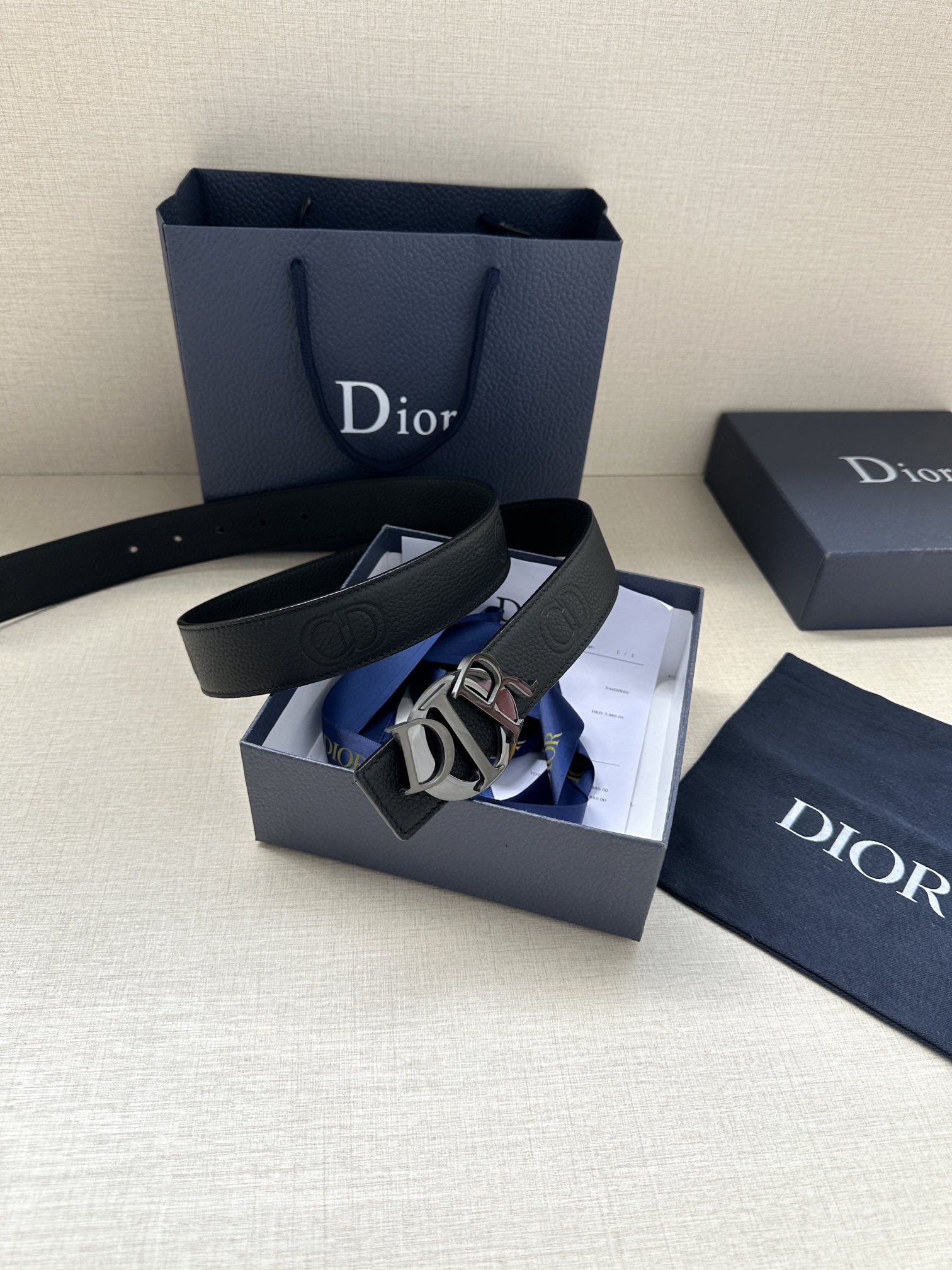 Dior 高仿男士黑色皮帶 霧黑金屬標識 時尚百搭| 14 Dior 高仿男士黑色皮帶 霧黑金屬標識 時尚百搭