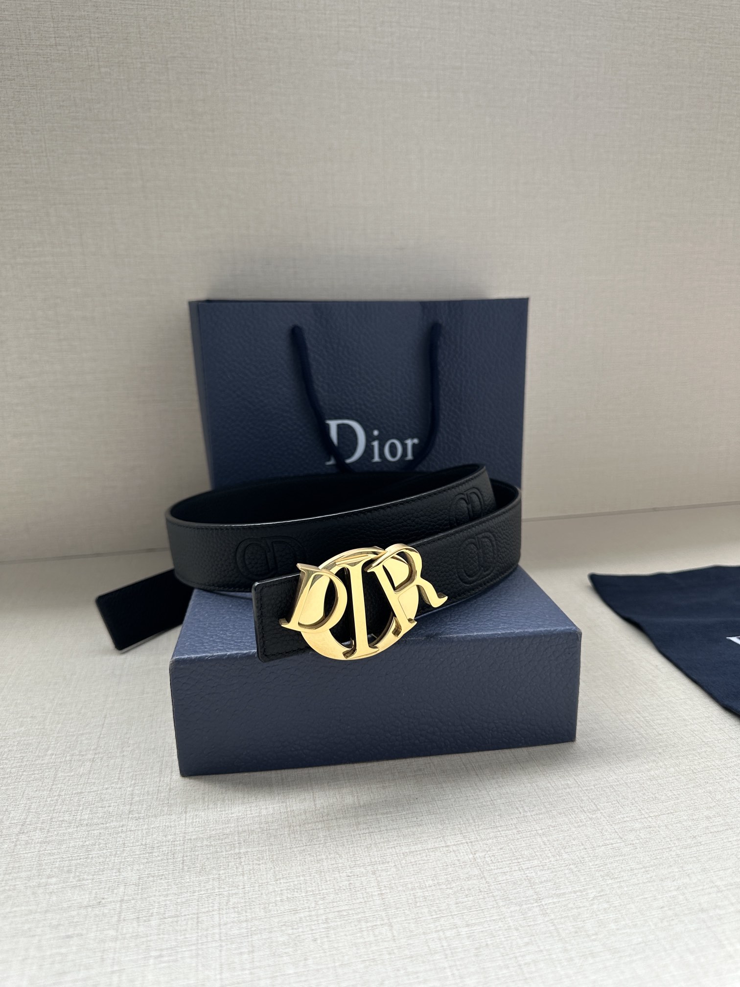 Dior 高仿男士黑色皮帶 霧黑金屬標識 時尚百搭| 11 Dior 高仿男士黑色皮帶 霧黑金屬標識 時尚百搭