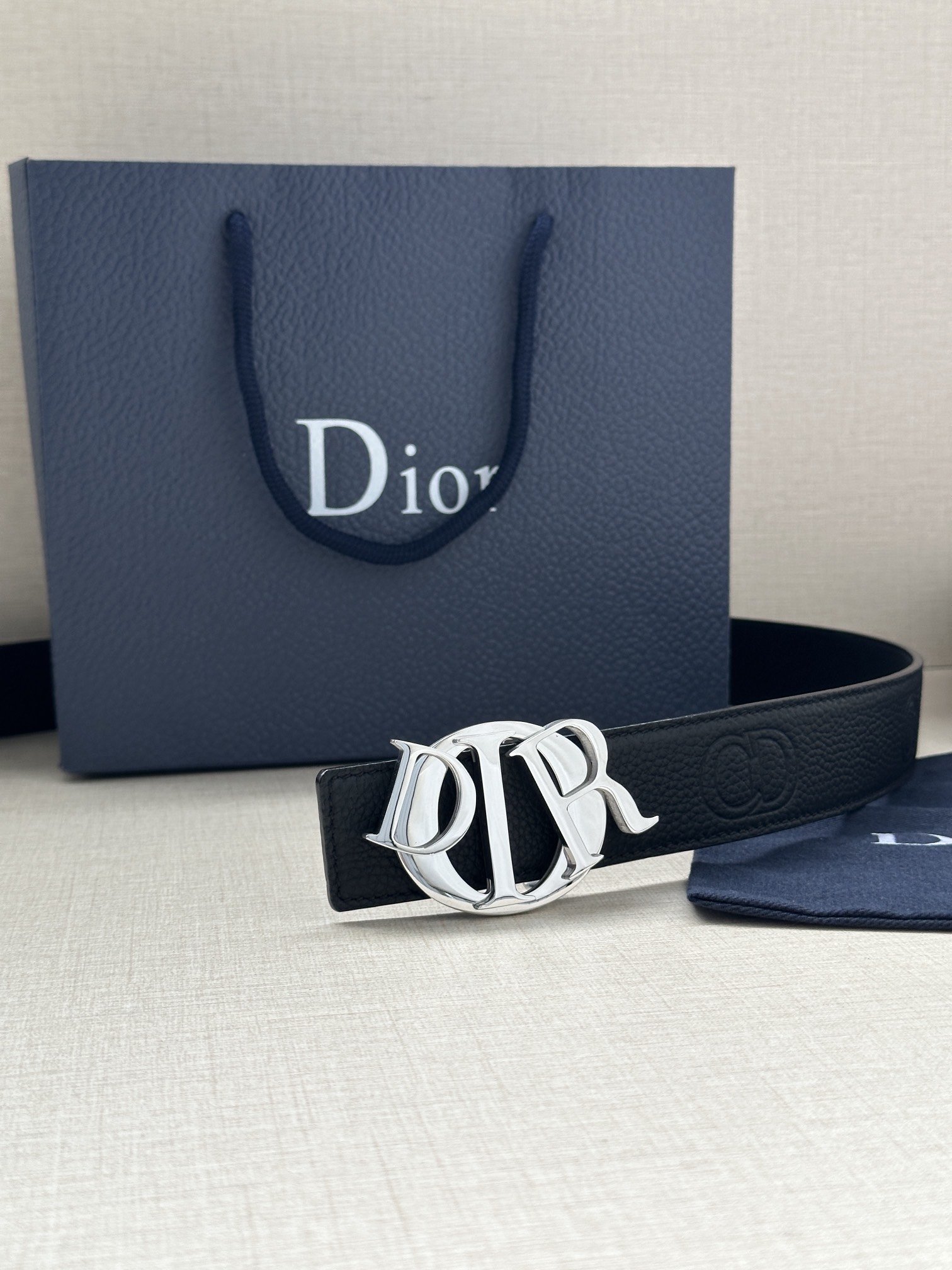 Dior 高仿男士黑色皮帶 霧黑金屬標識 時尚百搭| 7 Dior 高仿男士黑色皮帶 霧黑金屬標識 時尚百搭