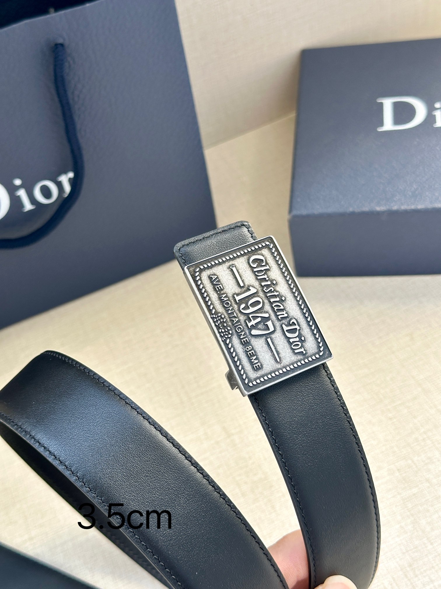 Dior 高仿男士素面皮帶 1947復古徽章 銀扣黑帶| 14 Dior 高仿男士素面皮帶 1947復古徽章 銀扣黑帶