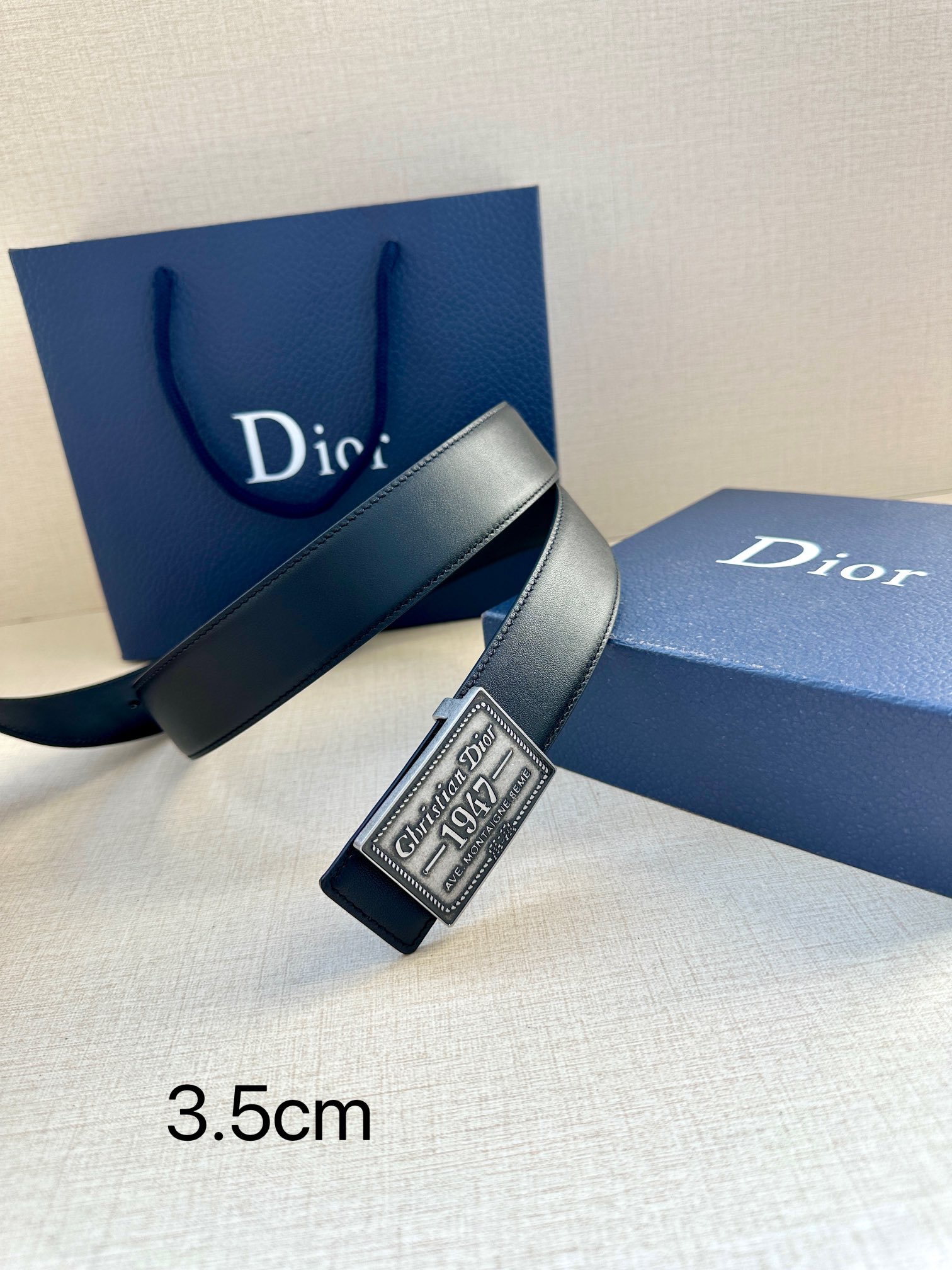 Dior 高仿男士素面皮帶 1947復古徽章 銀扣黑帶| 12 Dior 高仿男士素面皮帶 1947復古徽章 銀扣黑帶