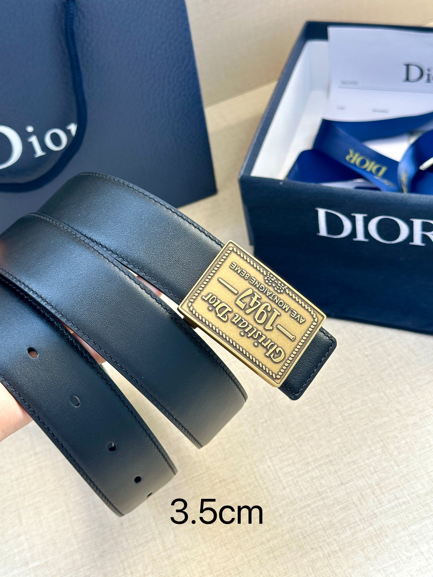 Dior 高仿男士素面皮帶 1947復古徽章 銀扣黑帶| 9 Dior 高仿男士素面皮帶 1947復古徽章 銀扣黑帶