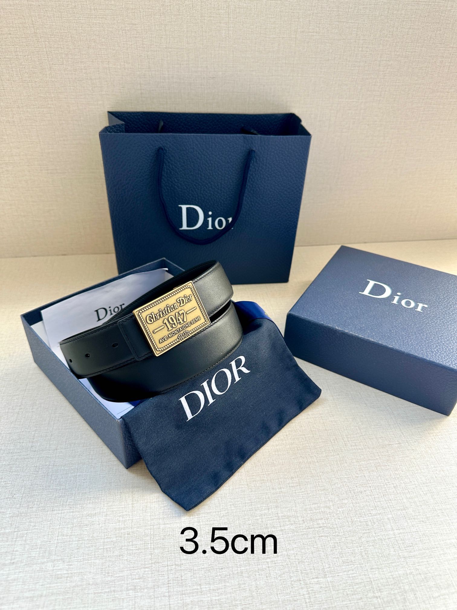 Dior 高仿男士素面皮帶 1947復古徽章 銀扣黑帶| 8 Dior 高仿男士素面皮帶 1947復古徽章 銀扣黑帶