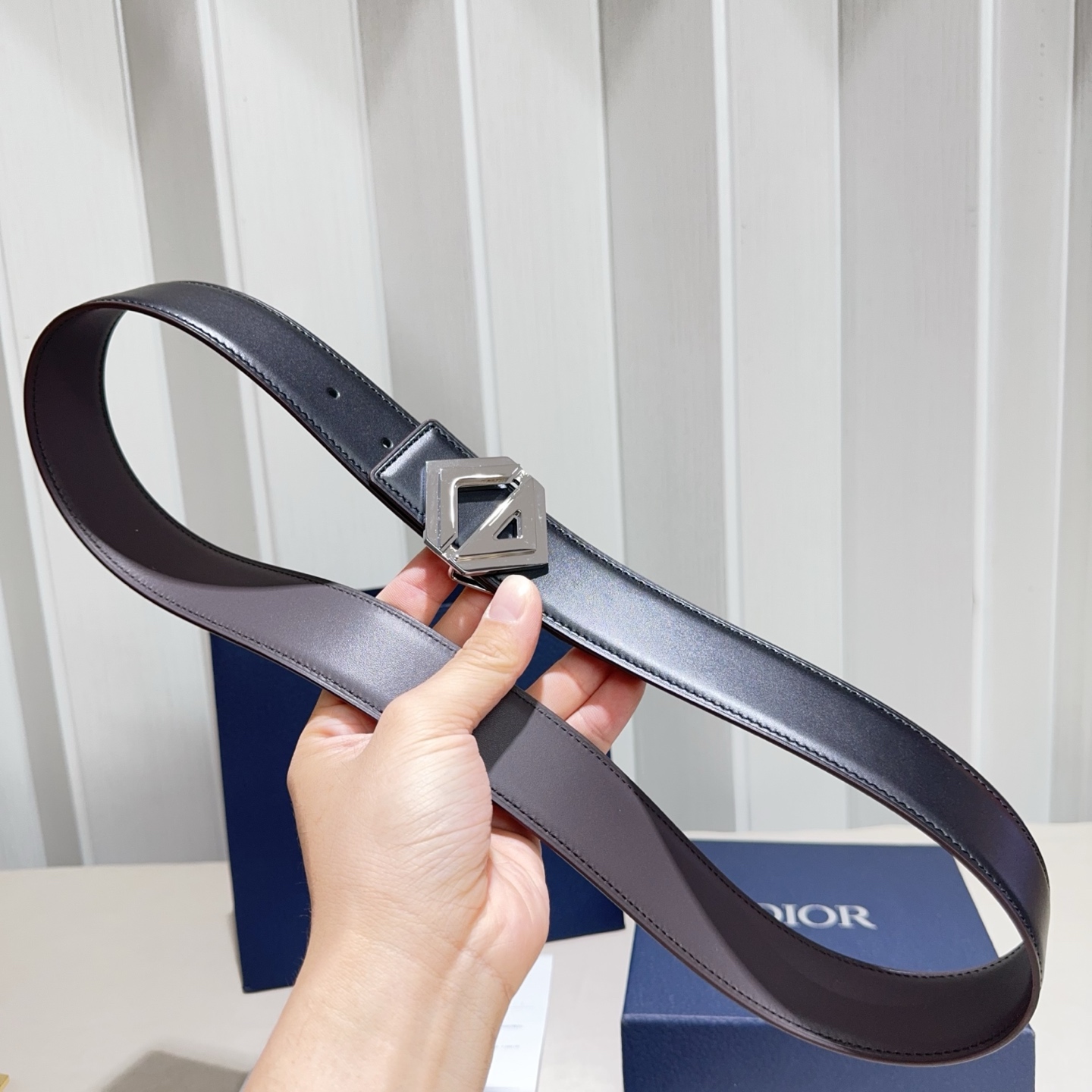 Dior 高仿男士皮帶 幾何雙 D 銀扣設計 都會簡約款| 13 Dior 高仿男士皮帶 幾何雙 D 銀扣設計 都會簡約款