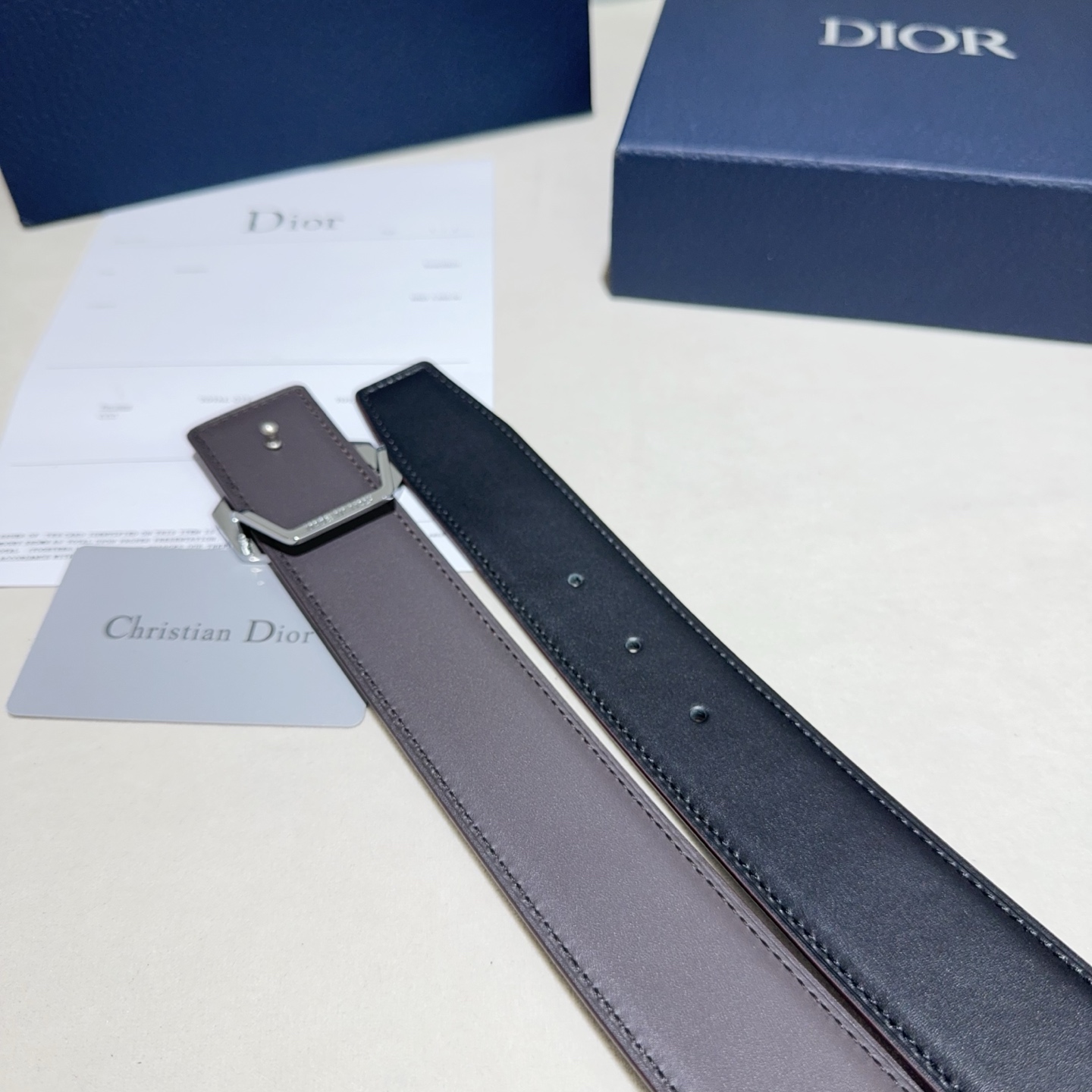 Dior 高仿男士皮帶 幾何雙 D 銀扣設計 都會簡約款| 10 Dior 高仿男士皮帶 幾何雙 D 銀扣設計 都會簡約款
