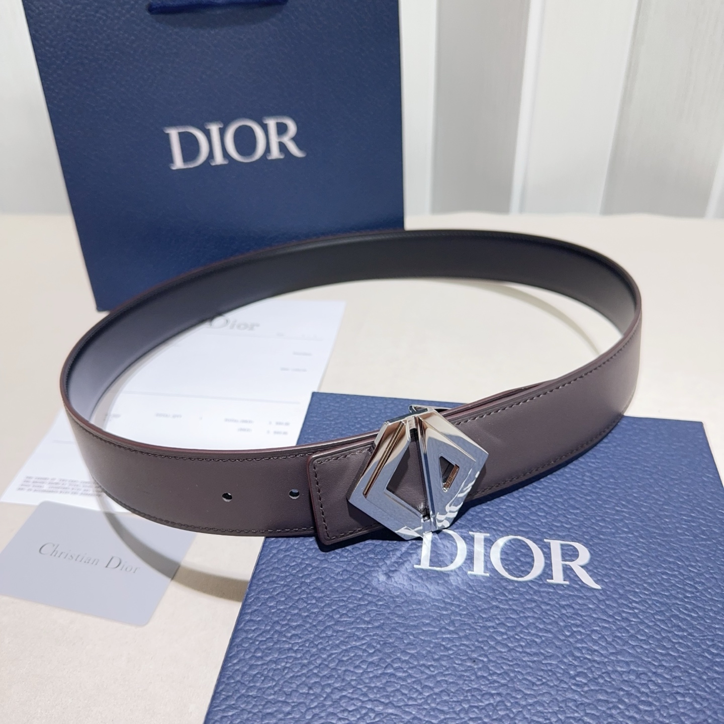 Dior 高仿男士皮帶 幾何雙 D 銀扣設計 都會簡約款| 8 Dior 高仿男士皮帶 幾何雙 D 銀扣設計 都會簡約款