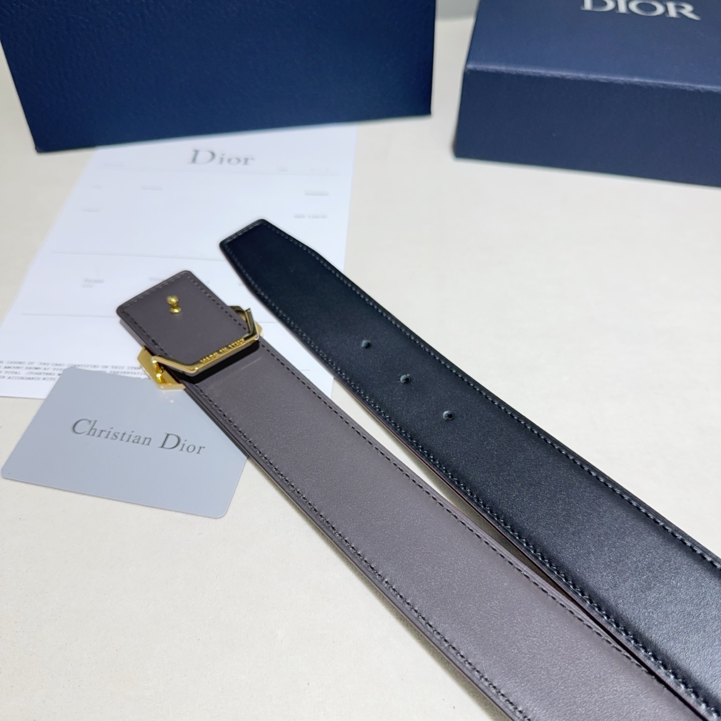 Dior 高仿男士皮帶 幾何雙 D 金扣 奢感細節款| 10 Dior 高仿男士皮帶 幾何雙 D 金扣 奢感細節款