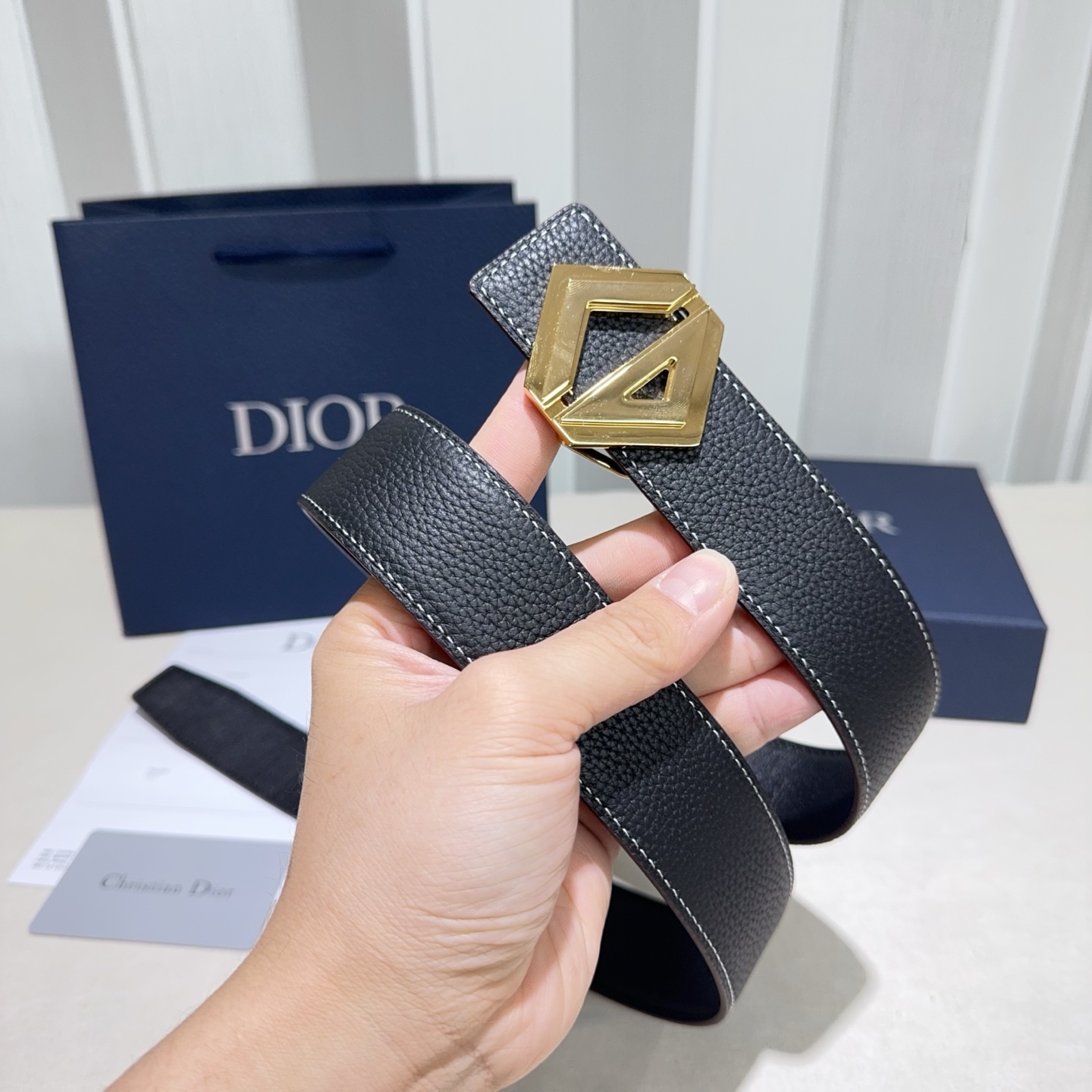 Dior A貨男士皮帶 雙 D 金屬扣 粗紋皮革 商務質感推薦| 10 Dior A貨男士皮帶 雙 D 金屬扣 粗紋皮革 商務質感推薦