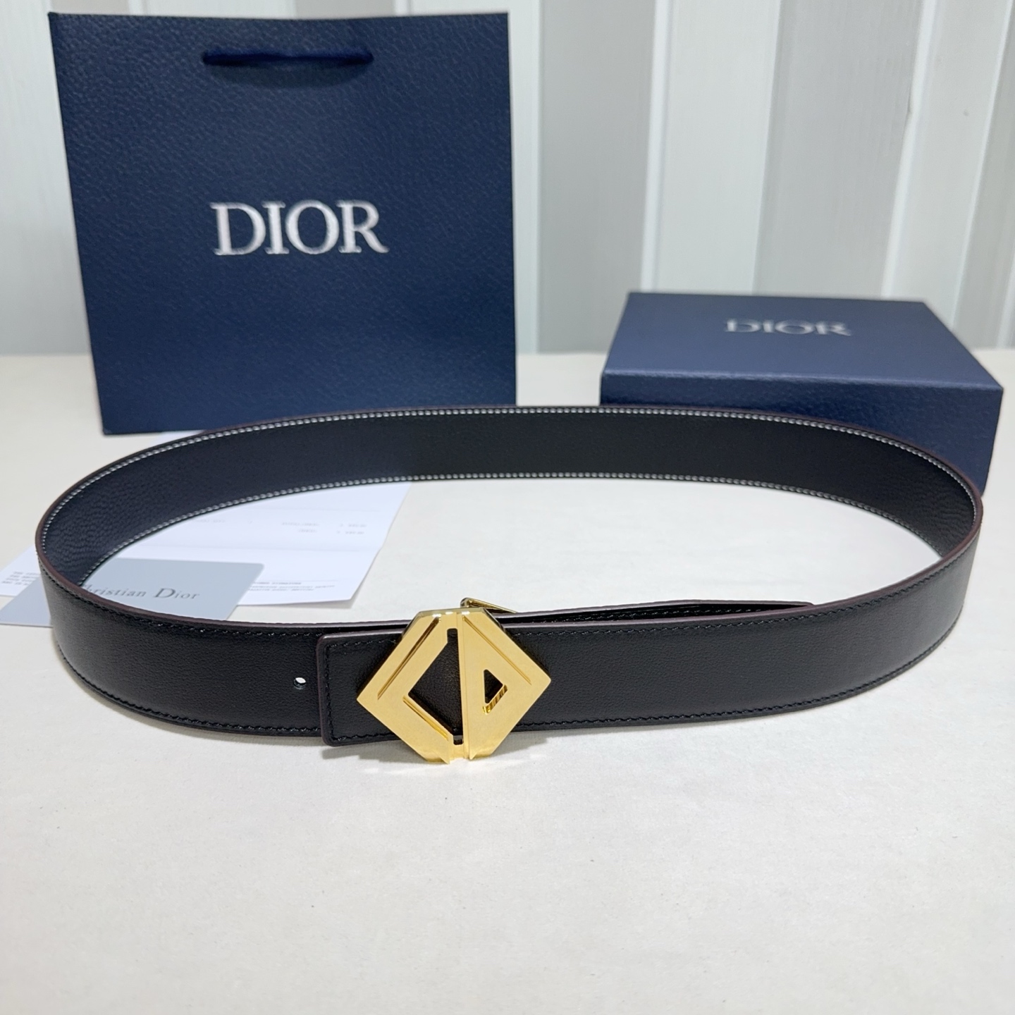 Dior A貨男士皮帶 雙 D 金屬扣 粗紋皮革 商務質感推薦| 9 Dior A貨男士皮帶 雙 D 金屬扣 粗紋皮革 商務質感推薦