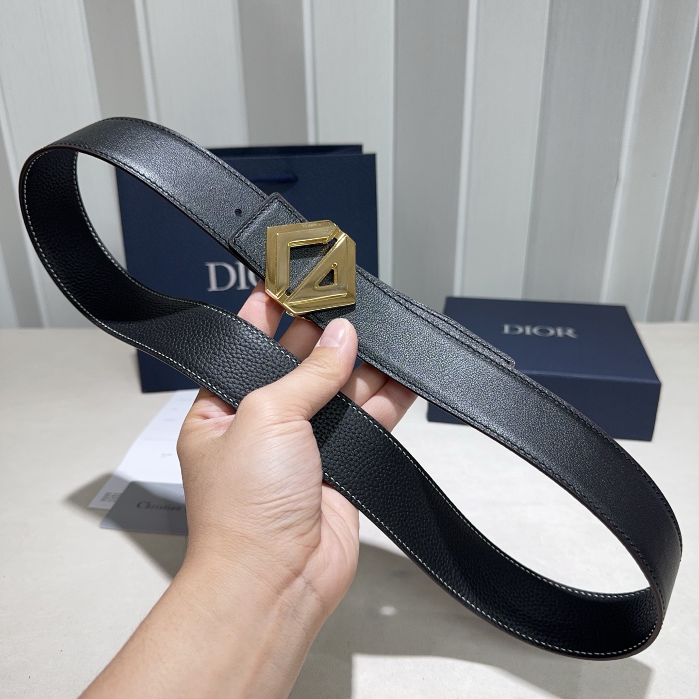 Dior A貨男士皮帶 雙 D 金屬扣 粗紋皮革 商務質感推薦| 8 Dior A貨男士皮帶 雙 D 金屬扣 粗紋皮革 商務質感推薦
