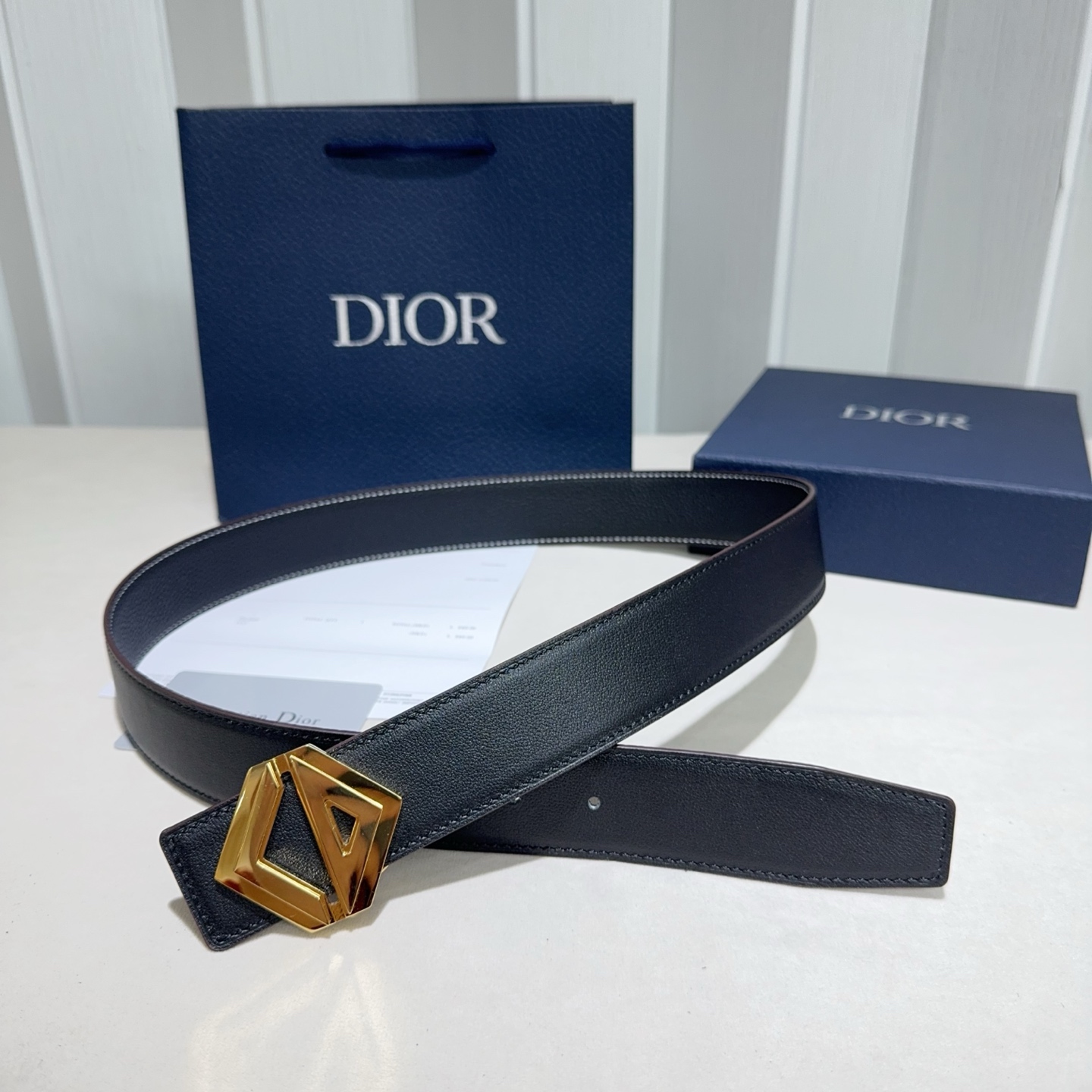Dior A貨男士皮帶 雙 D 金屬扣 粗紋皮革 商務質感推薦| 7 Dior A貨男士皮帶 雙 D 金屬扣 粗紋皮革 商務質感推薦