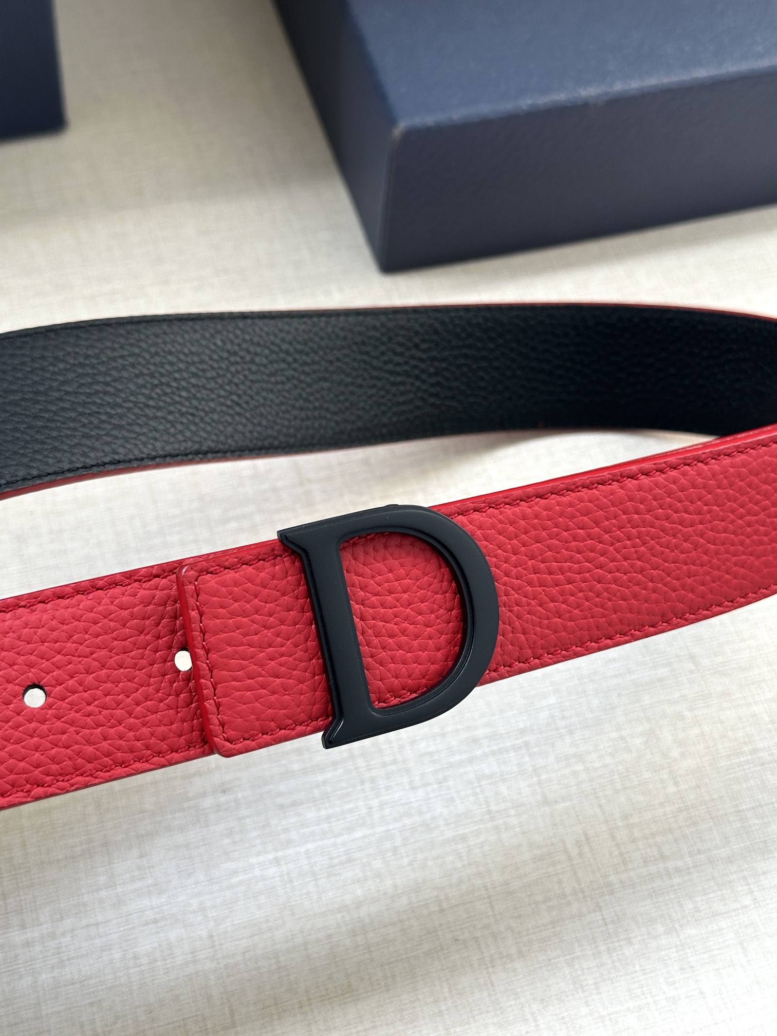 Dior 一比一男士紅色皮帶 D標黑釦點綴 韓系街頭風| 11 Dior 一比一男士紅色皮帶 D標黑釦點綴 韓系街頭風