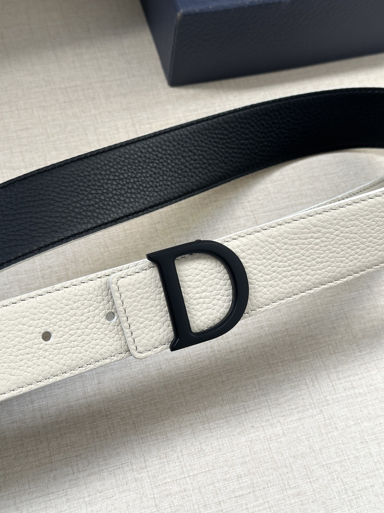 Dior 原單男士奶油白皮帶 霧黑D扣 小眾清新款| 10 Dior 原單男士奶油白皮帶 霧黑D扣 小眾清新款
