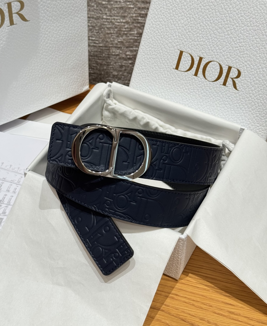 Dior 高仿男士皮帶 壓紋LOGO款 金屬CD扣 實搭多色可選| 13 Dior 高仿男士皮帶 壓紋LOGO款 金屬CD扣 實搭多色可選
