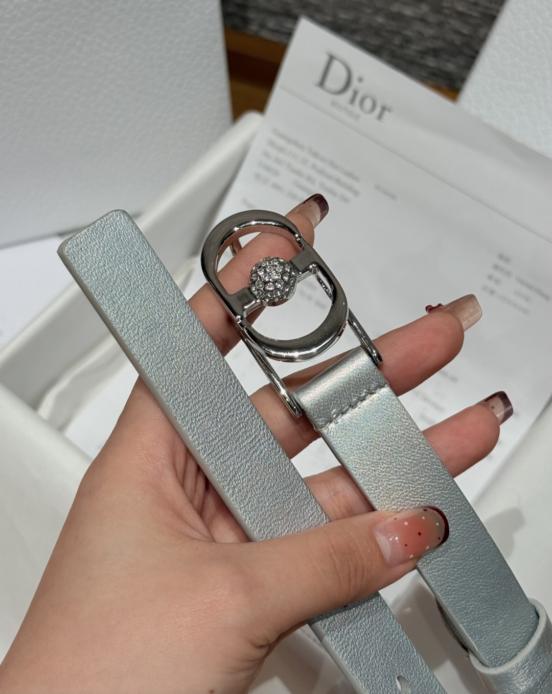 Dior 高仿女士皮帶 閃銀皮革設計 鑲鑽CD扣 亮眼造型百搭| 8 Dior 高仿女士皮帶 閃銀皮革設計 鑲鑽CD扣 亮眼造型百搭