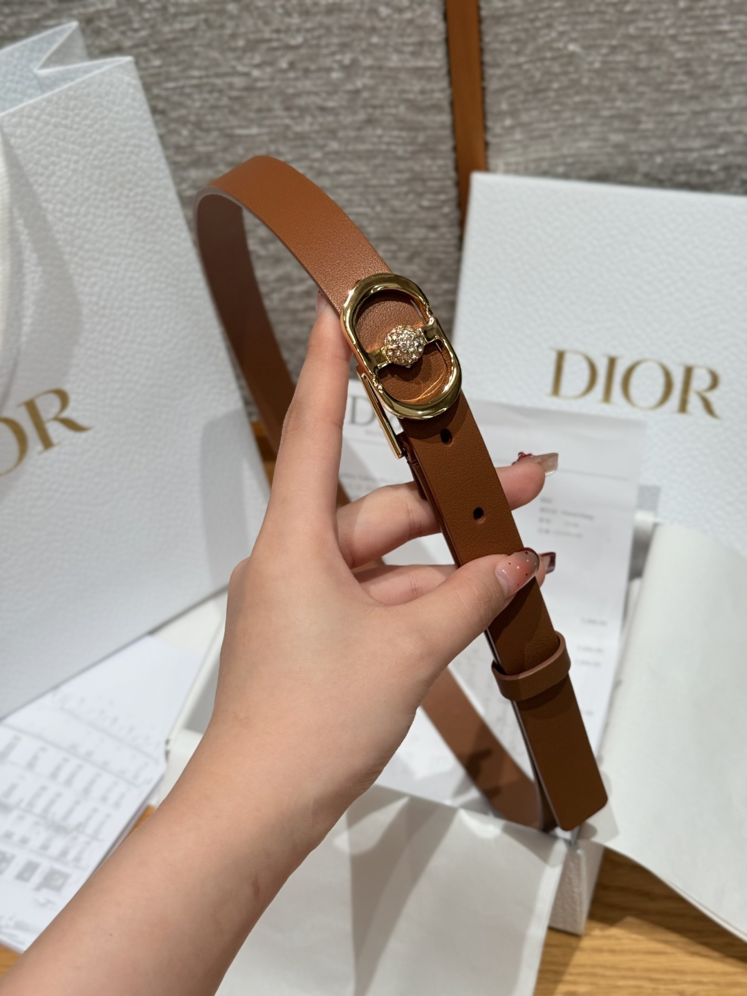 Dior 一比一女士皮帶 金扣設計焦糖棕皮革 穿搭首選| 13 Dior 一比一女士皮帶 金扣設計焦糖棕皮革 穿搭首選