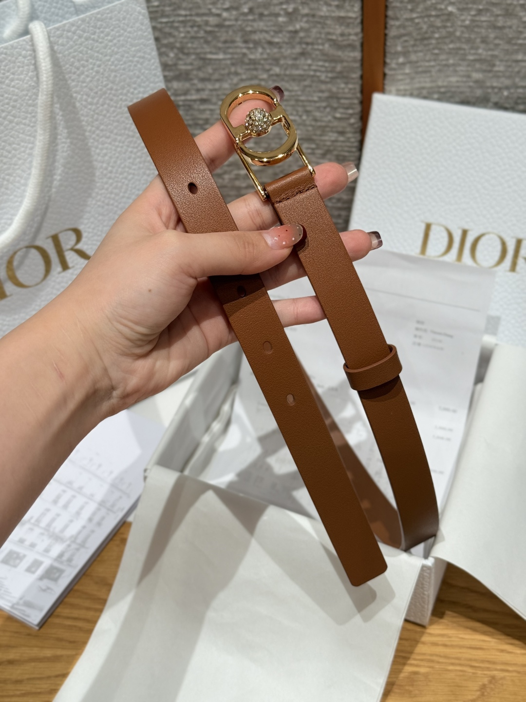 Dior 一比一女士皮帶 金扣設計焦糖棕皮革 穿搭首選| 11 Dior 一比一女士皮帶 金扣設計焦糖棕皮革 穿搭首選