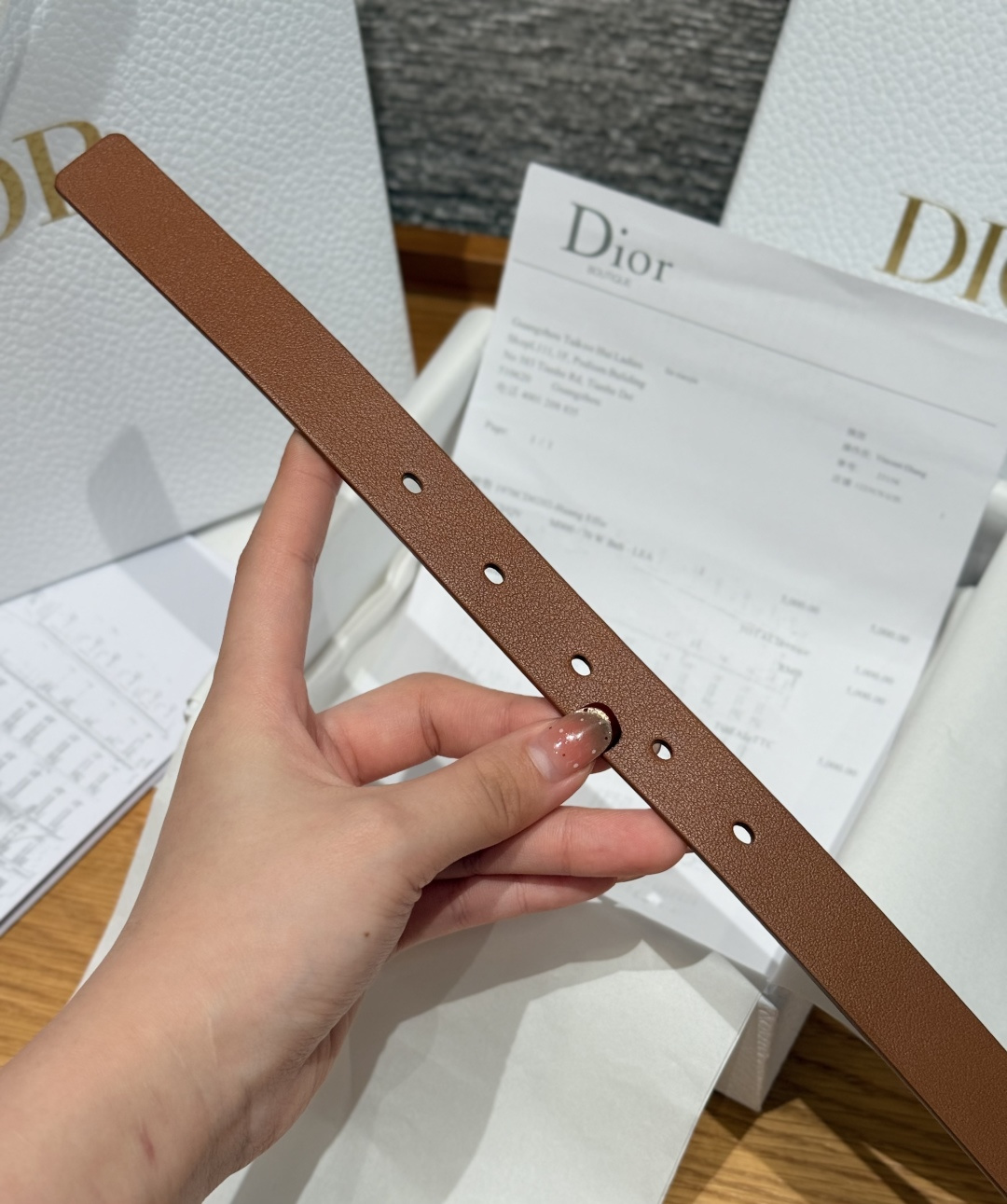 Dior 一比一女士皮帶 金扣設計焦糖棕皮革 穿搭首選| 8 Dior 一比一女士皮帶 金扣設計焦糖棕皮革 穿搭首選