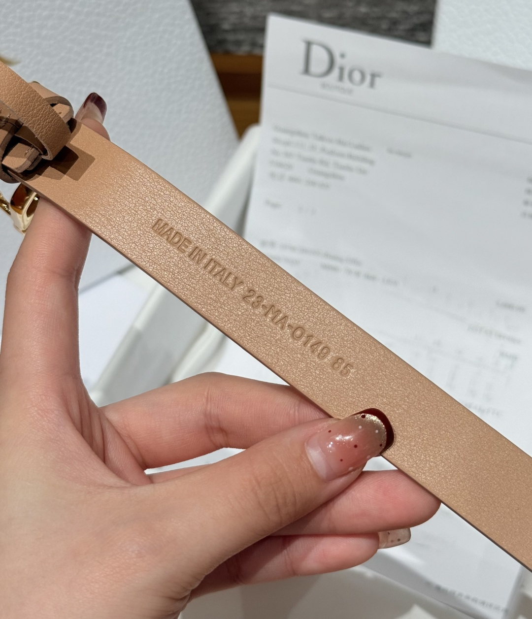 Dior 高仿女士皮帶 奶茶色皮革 金釦CD鑽設計 知性優雅| 7 Dior 高仿女士皮帶 奶茶色皮革 金釦CD鑽設計 知性優雅