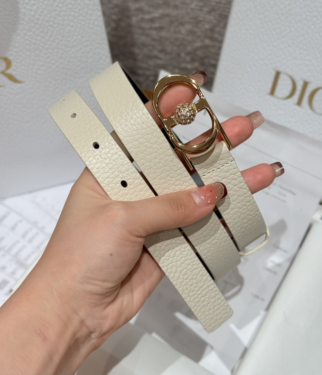 Dior 高仿女士皮帶 米白荔枝皮 金扣鑽飾設計 日系簡約感| 14 Dior 高仿女士皮帶 米白荔枝皮 金扣鑽飾設計 日系簡約感