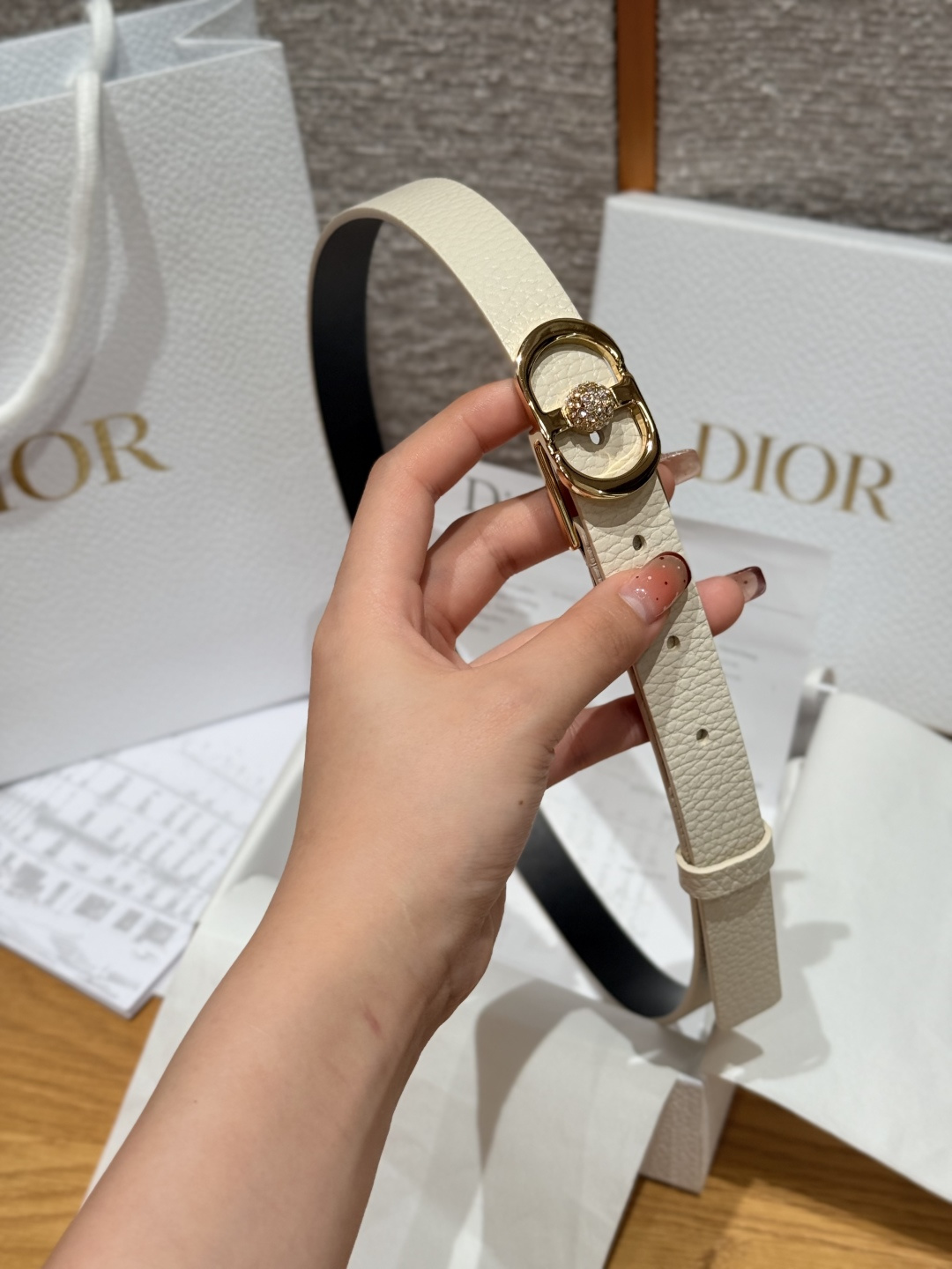 Dior 高仿女士皮帶 米白荔枝皮 金扣鑽飾設計 日系簡約感| 13 Dior 高仿女士皮帶 米白荔枝皮 金扣鑽飾設計 日系簡約感