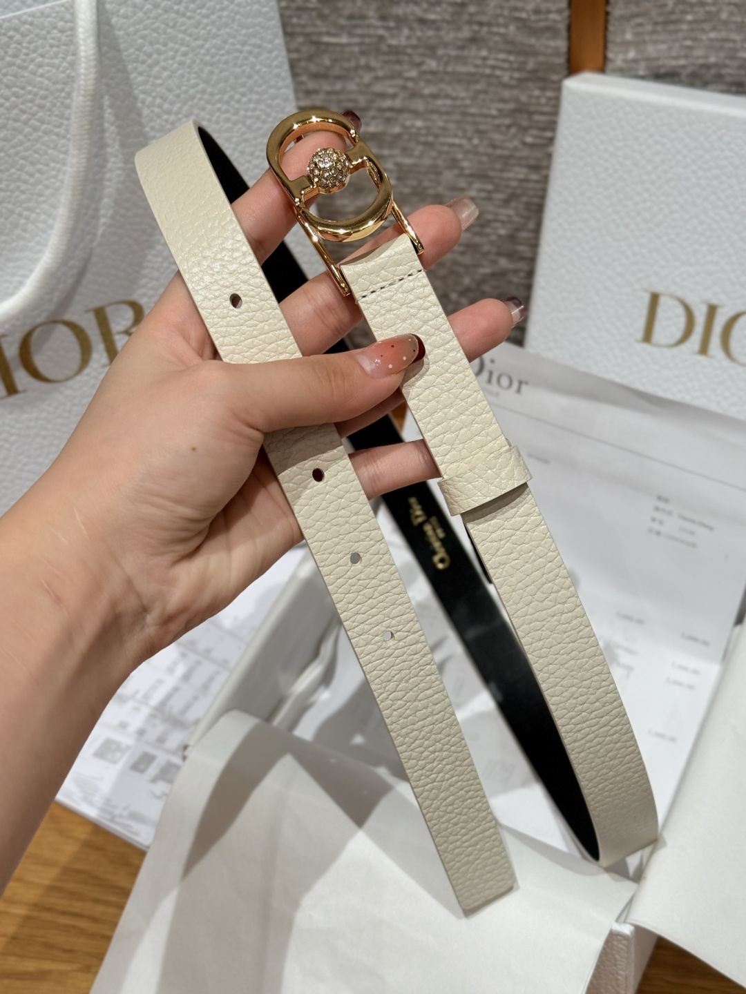Dior 高仿女士皮帶 米白荔枝皮 金扣鑽飾設計 日系簡約感| 11 Dior 高仿女士皮帶 米白荔枝皮 金扣鑽飾設計 日系簡約感