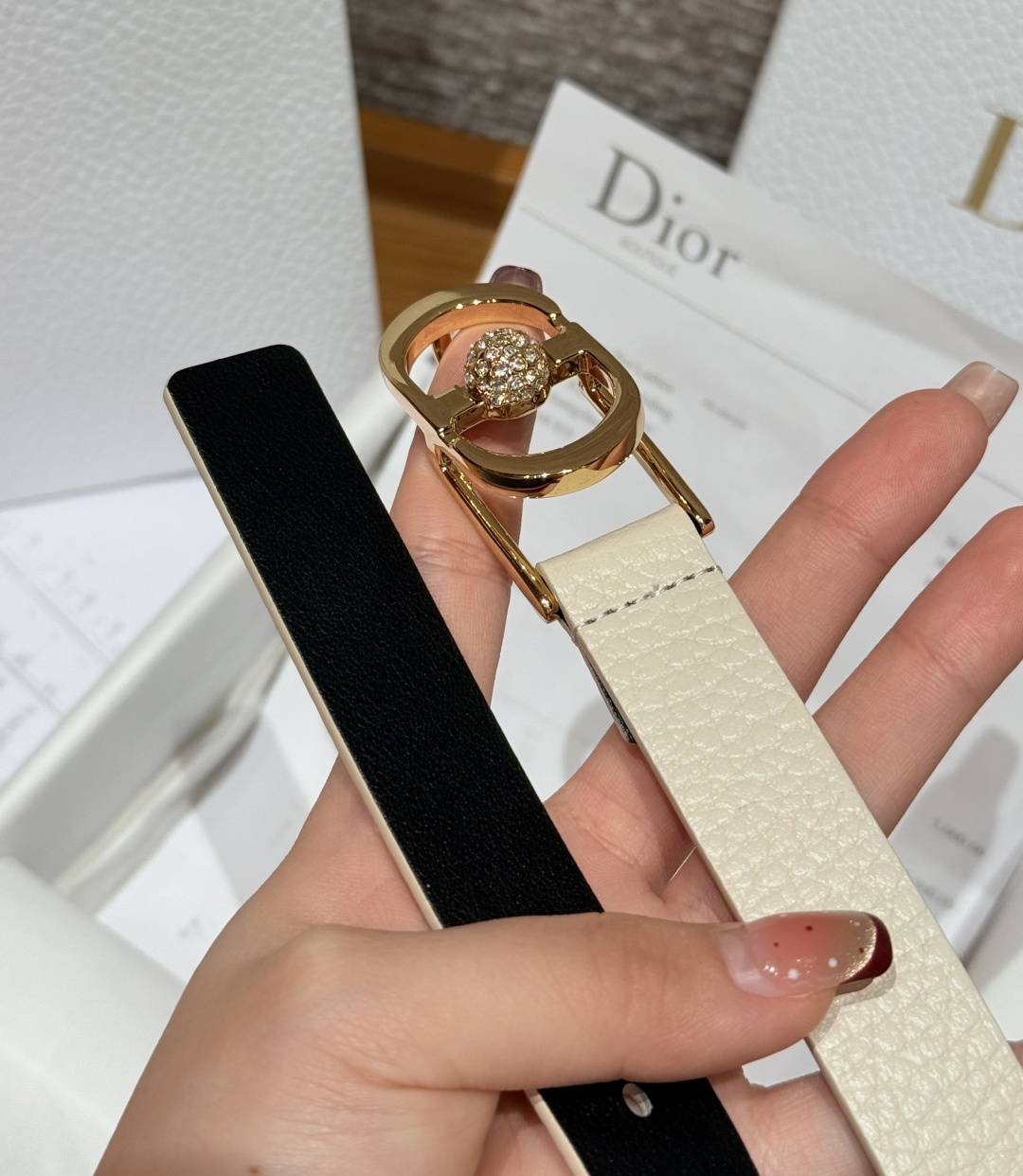 Dior 高仿女士皮帶 米白荔枝皮 金扣鑽飾設計 日系簡約感| 10 Dior 高仿女士皮帶 米白荔枝皮 金扣鑽飾設計 日系簡約感