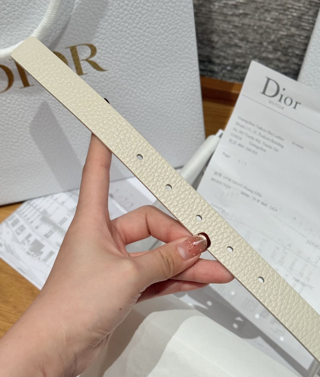 Dior 高仿女士皮帶 米白荔枝皮 金扣鑽飾設計 日系簡約感| 8 Dior 高仿女士皮帶 米白荔枝皮 金扣鑽飾設計 日系簡約感