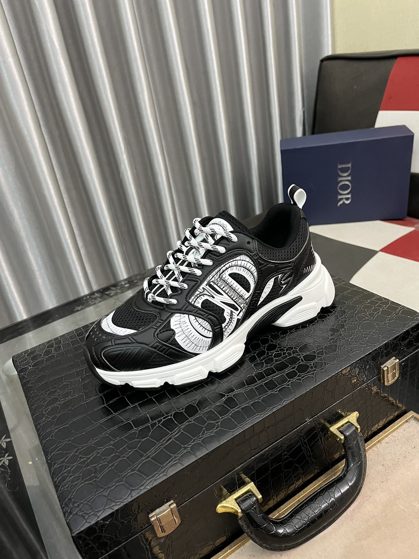 高仿 Dior 黑白厚底運動鞋 男款透氣網布跑鞋 時尚百搭休閒鞋| 6 高仿 Dior 黑白厚底運動鞋 男款透氣網布跑鞋 時尚百搭休閒鞋