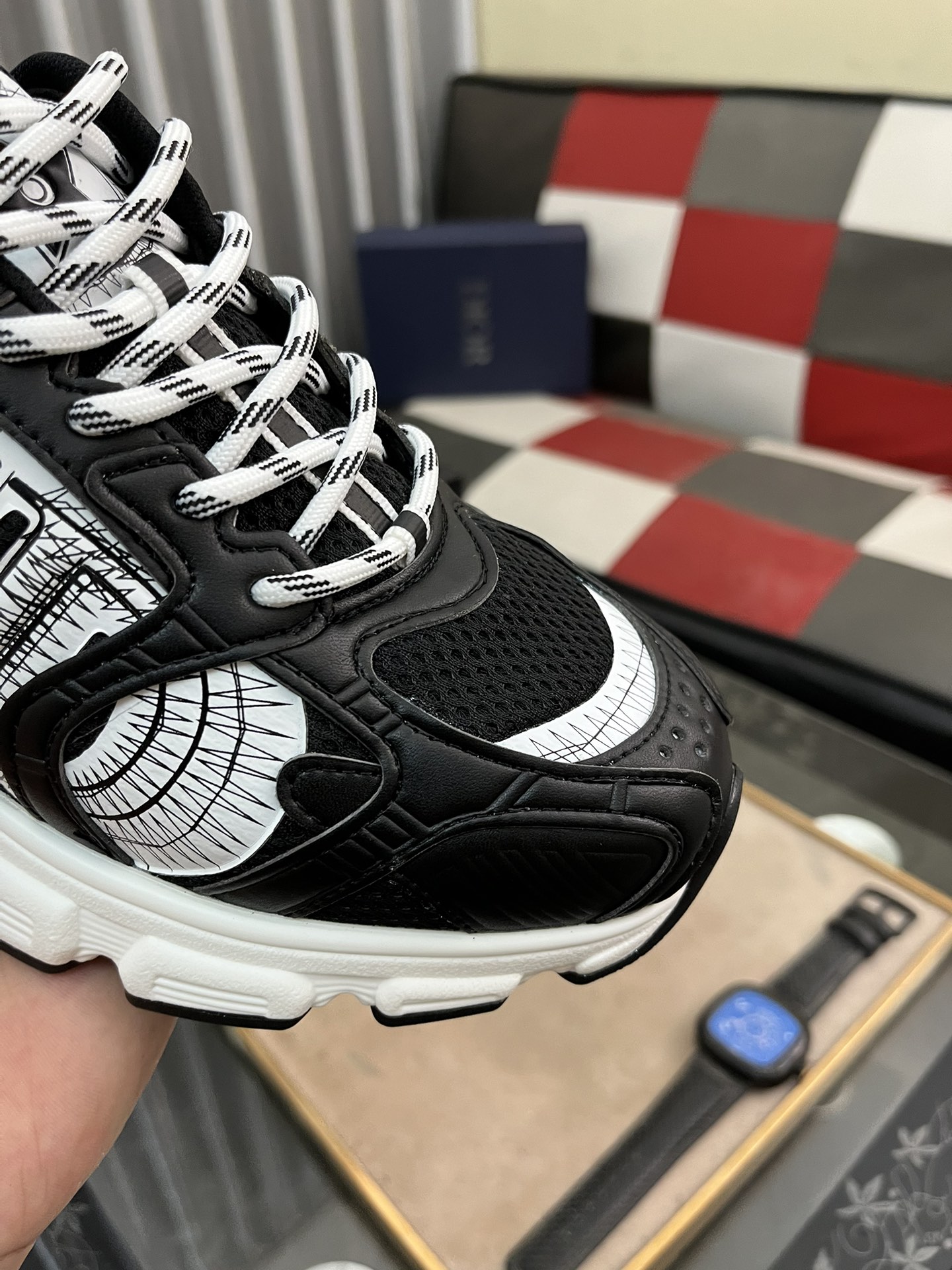 高仿 Dior 黑白厚底運動鞋 男款透氣網布跑鞋 時尚百搭休閒鞋| 10 高仿 Dior 黑白厚底運動鞋 男款透氣網布跑鞋 時尚百搭休閒鞋