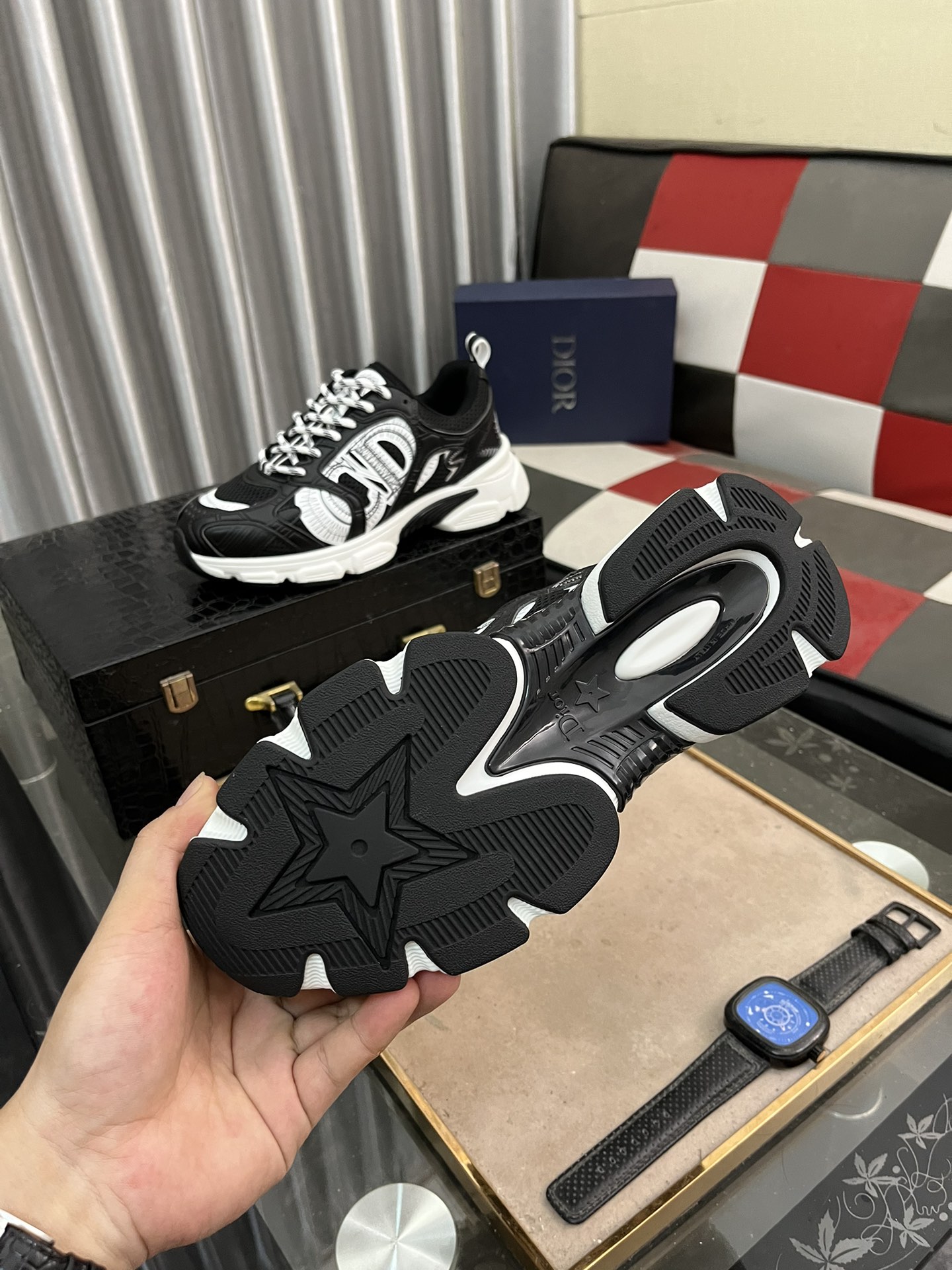 高仿 Dior 黑白厚底運動鞋 男款透氣網布跑鞋 時尚百搭休閒鞋| 7 高仿 Dior 黑白厚底運動鞋 男款透氣網布跑鞋 時尚百搭休閒鞋