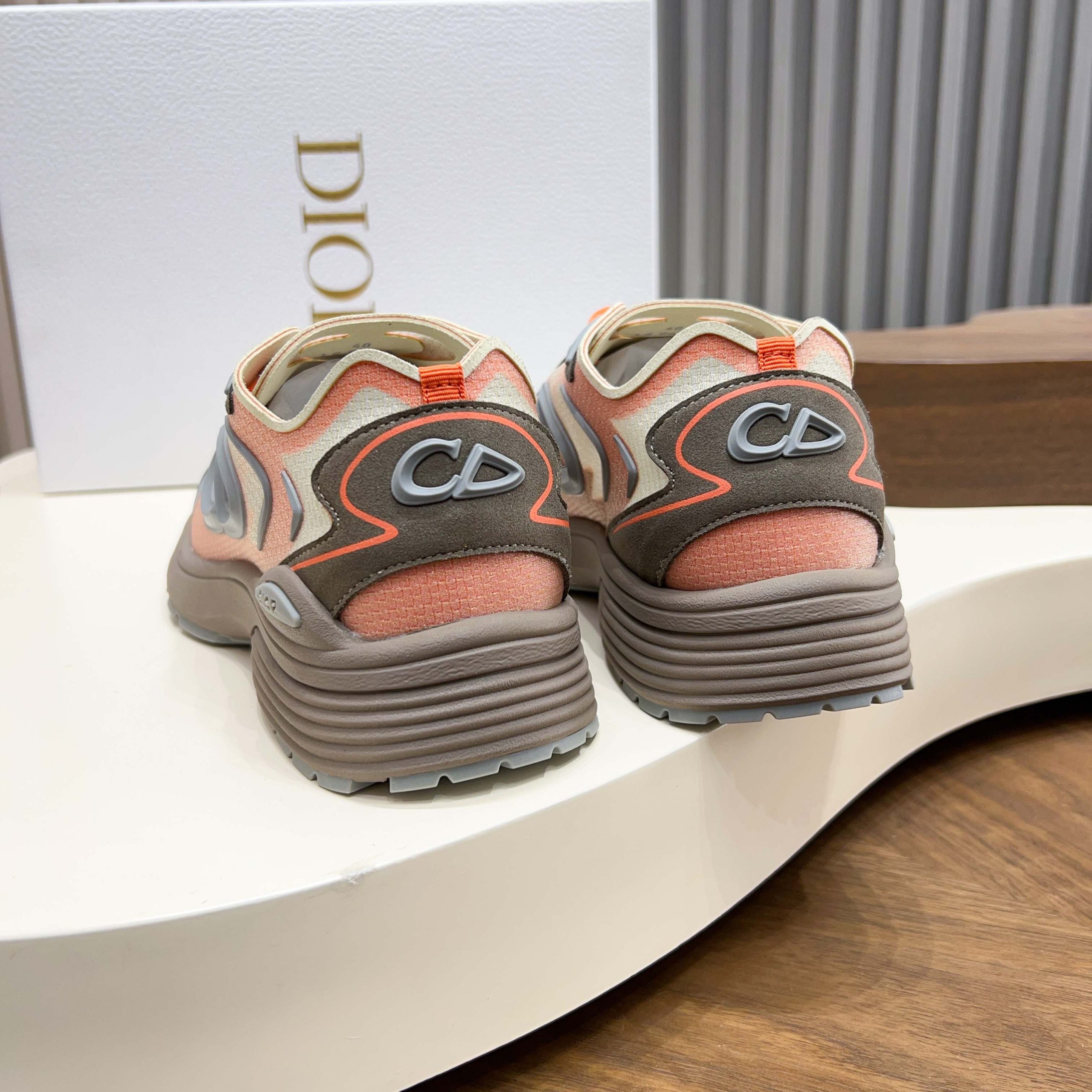 高仿 Dior B30 橘灰配色運動鞋 男款輕量網布跑鞋 活力街頭百搭款| 8 高仿 Dior B30 橘灰配色運動鞋 男款輕量網布跑鞋 活力街頭百搭款