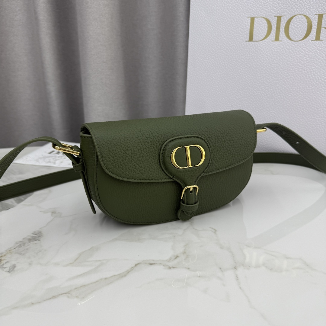 Dior高仿女款墨綠半月包金扣荔枝皮紋理高質感款式| 14 Dior高仿女款墨綠半月包金扣荔枝皮紋理高質感款式