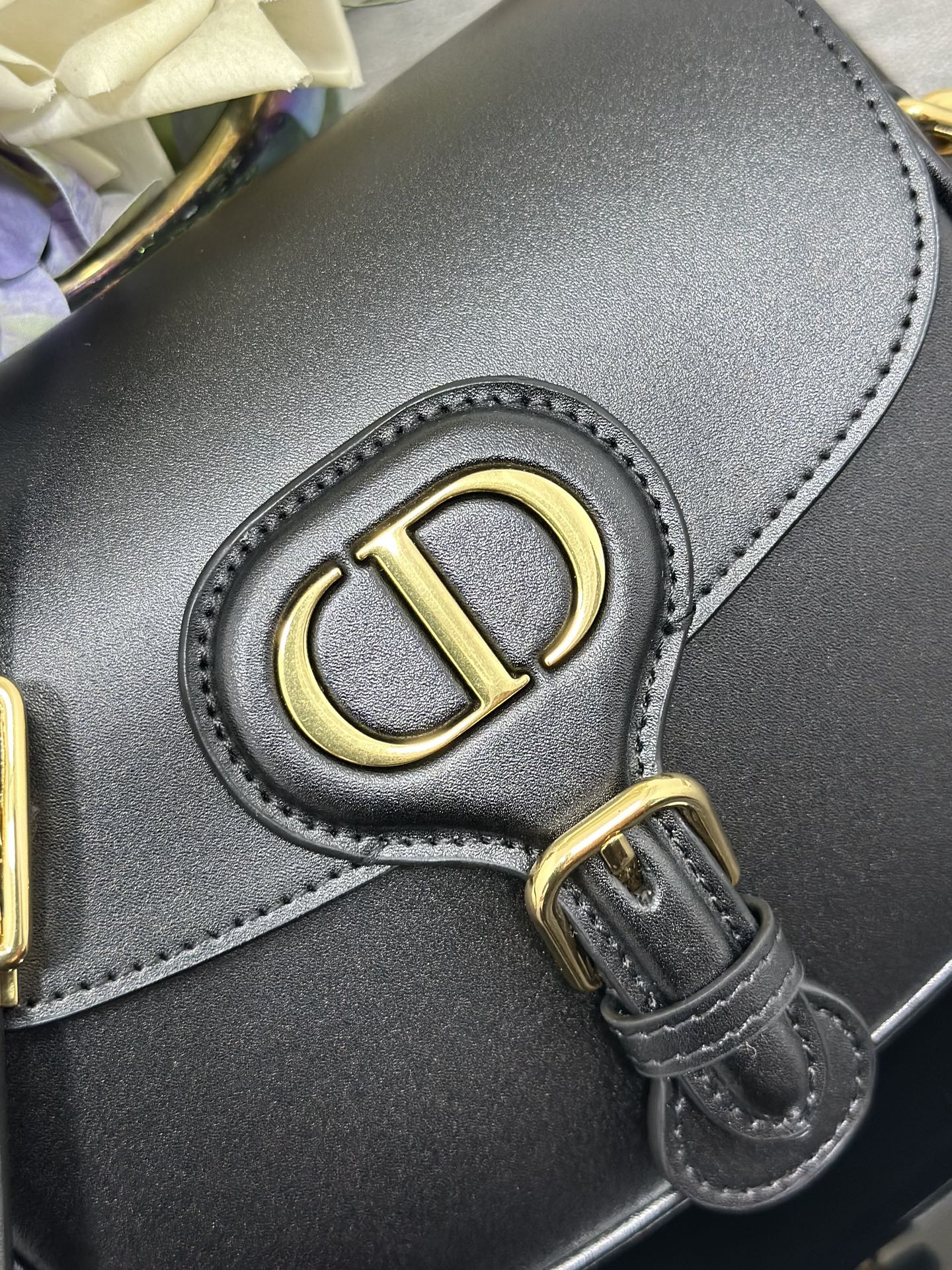 Dior 高仿黑色Bobby半月包 女士款極簡設計 質感滿分| 10 Dior 高仿黑色Bobby半月包 女士款極簡設計 質感滿分