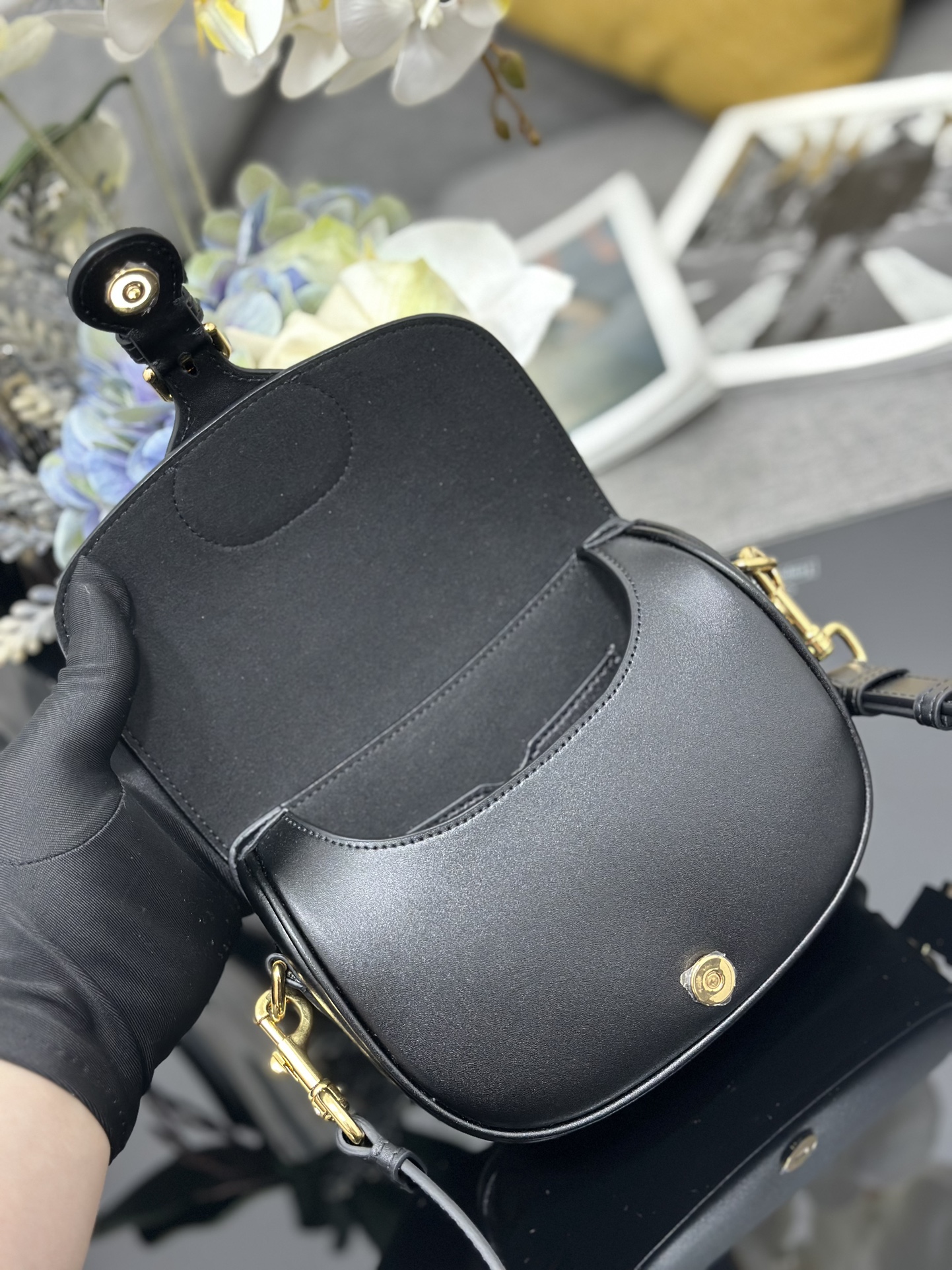 Dior 高仿黑色Bobby半月包 女士款極簡設計 質感滿分| 9 Dior 高仿黑色Bobby半月包 女士款極簡設計 質感滿分