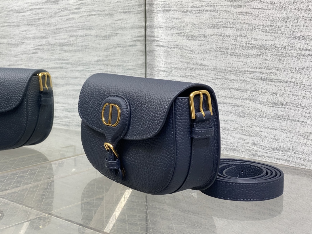 Dior 原單深藍Bobby半月包 女士款荔枝皮紋路細膩耐看| 10 Dior 原單深藍Bobby半月包 女士款荔枝皮紋路細膩耐看