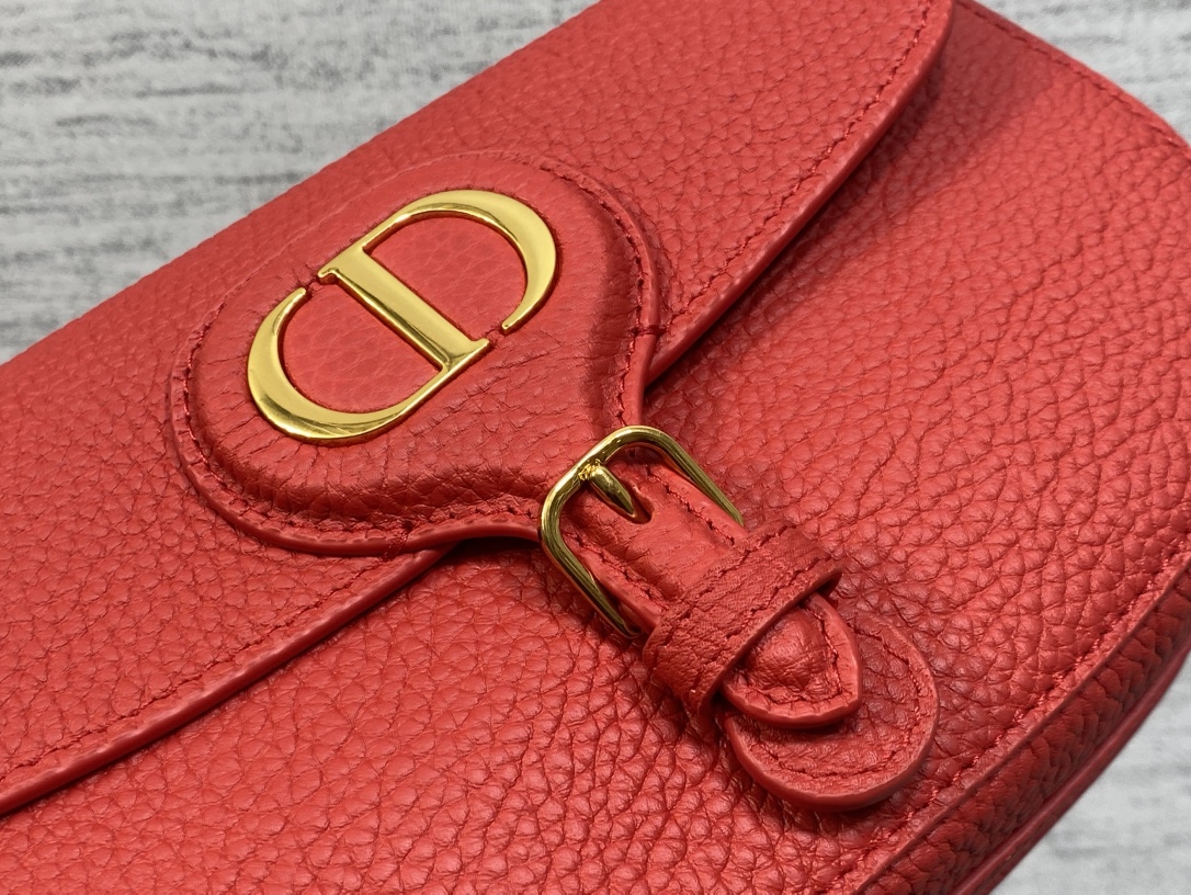 Dior A貨正紅Bobby半月包 女士款高飽和色系 吸睛出眾| 13 Dior A貨正紅Bobby半月包 女士款高飽和色系 吸睛出眾