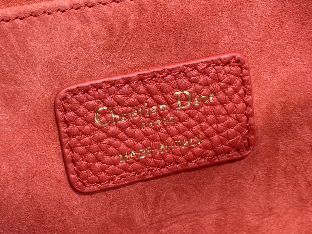 Dior A貨正紅Bobby半月包 女士款高飽和色系 吸睛出眾| 7 Dior A貨正紅Bobby半月包 女士款高飽和色系 吸睛出眾
