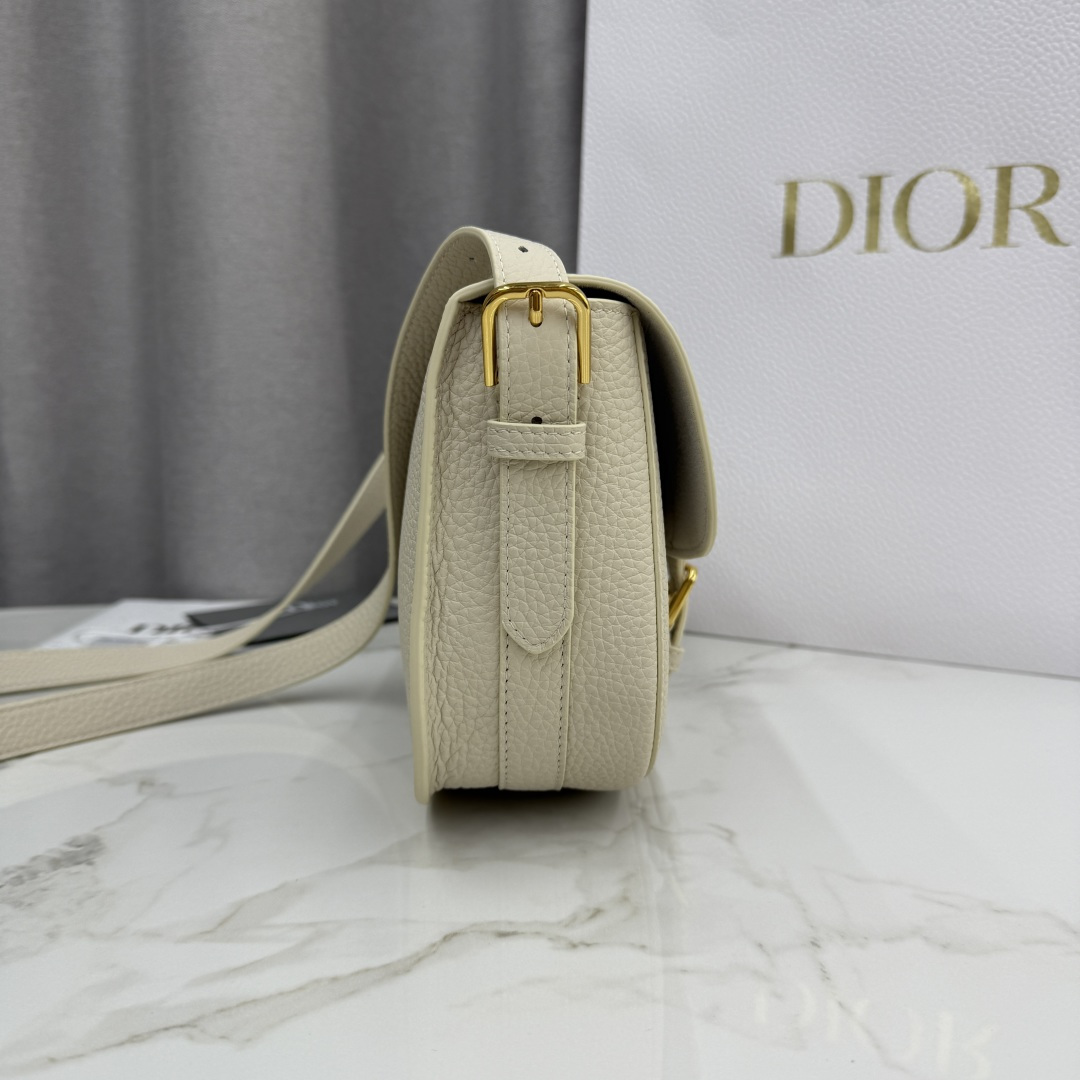 Dior 一比一奶白色Bobby半月包 女士質感通勤款式推薦| 11 Dior 一比一奶白色Bobby半月包 女士質感通勤款式推薦