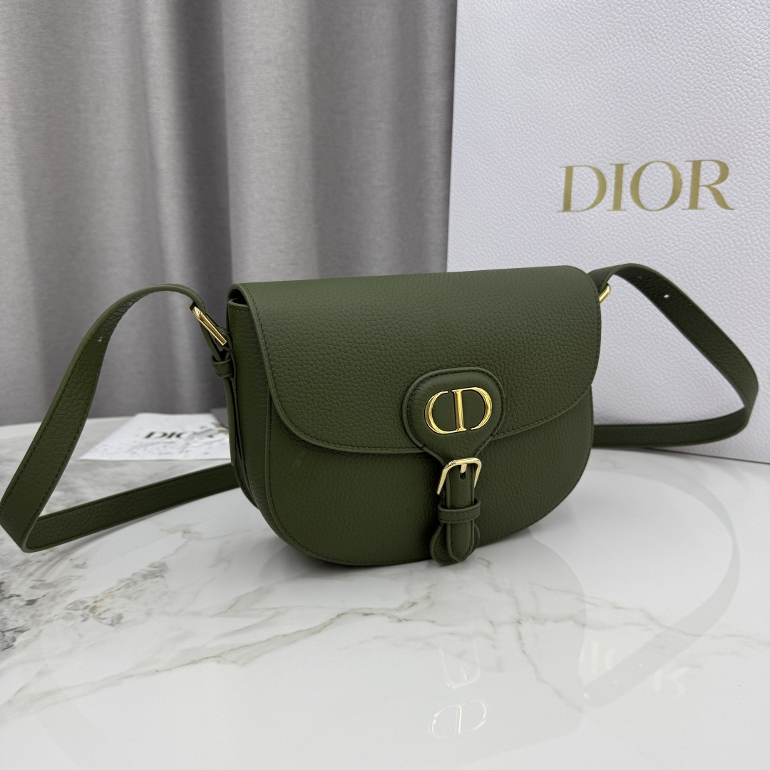Dior 原單墨綠Bobby半月包 女士款個性色系搭配有型推薦| 14 Dior 原單墨綠Bobby半月包 女士款個性色系搭配有型推薦