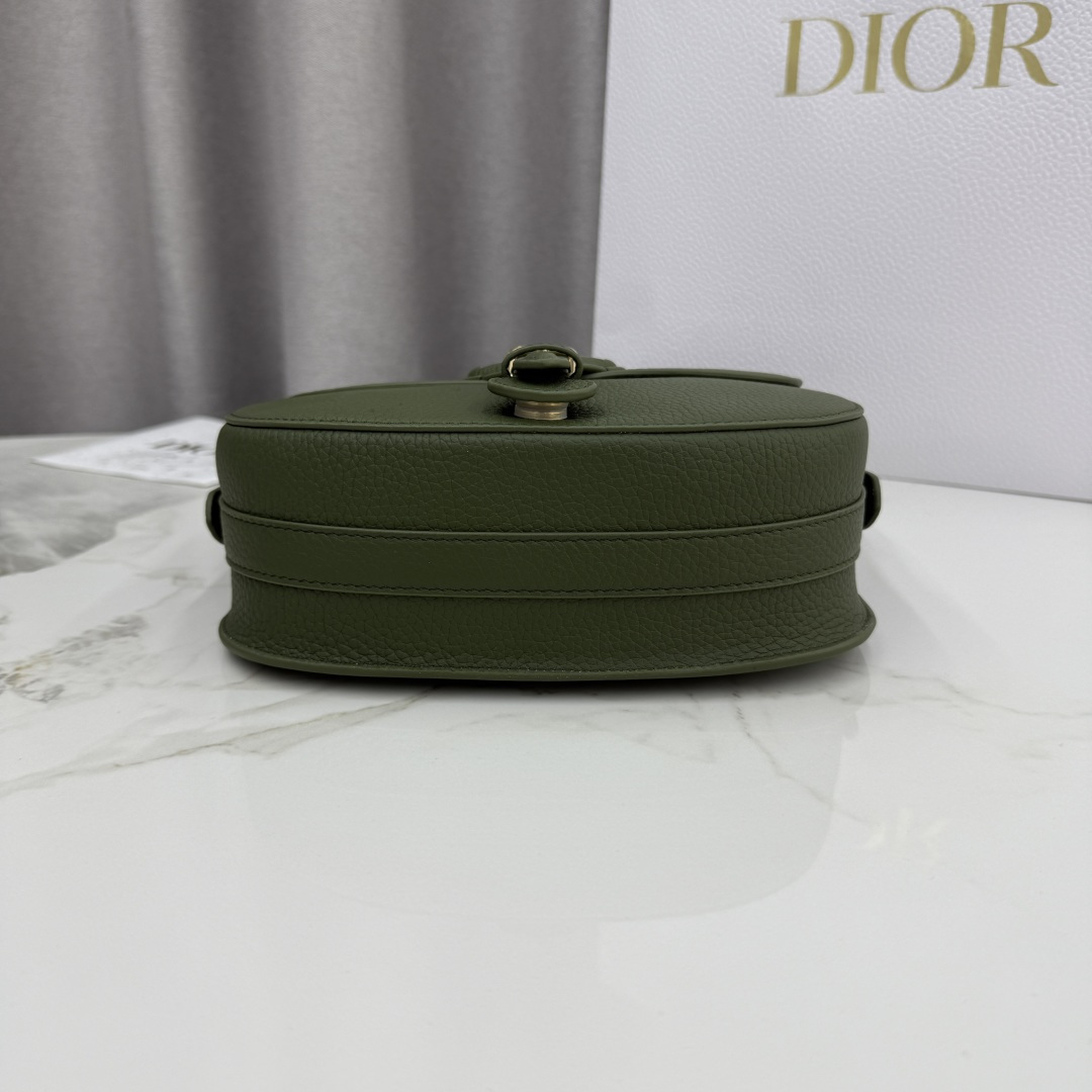 Dior 原單墨綠Bobby半月包 女士款個性色系搭配有型推薦| 12 Dior 原單墨綠Bobby半月包 女士款個性色系搭配有型推薦
