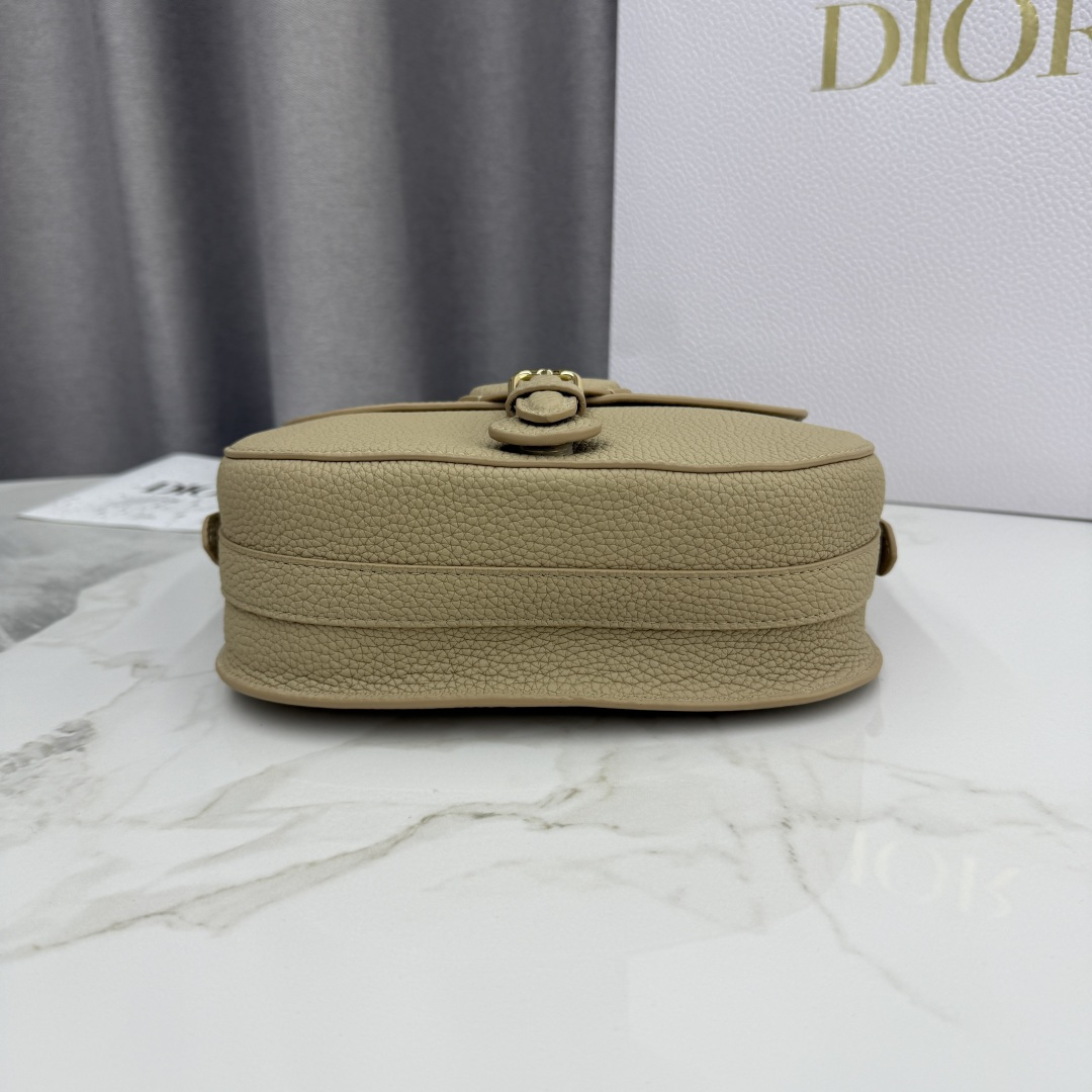 Dior 高仿卡其色Bobby半月包 女士款日常耐看推薦色系| 12 Dior 高仿卡其色Bobby半月包 女士款日常耐看推薦色系