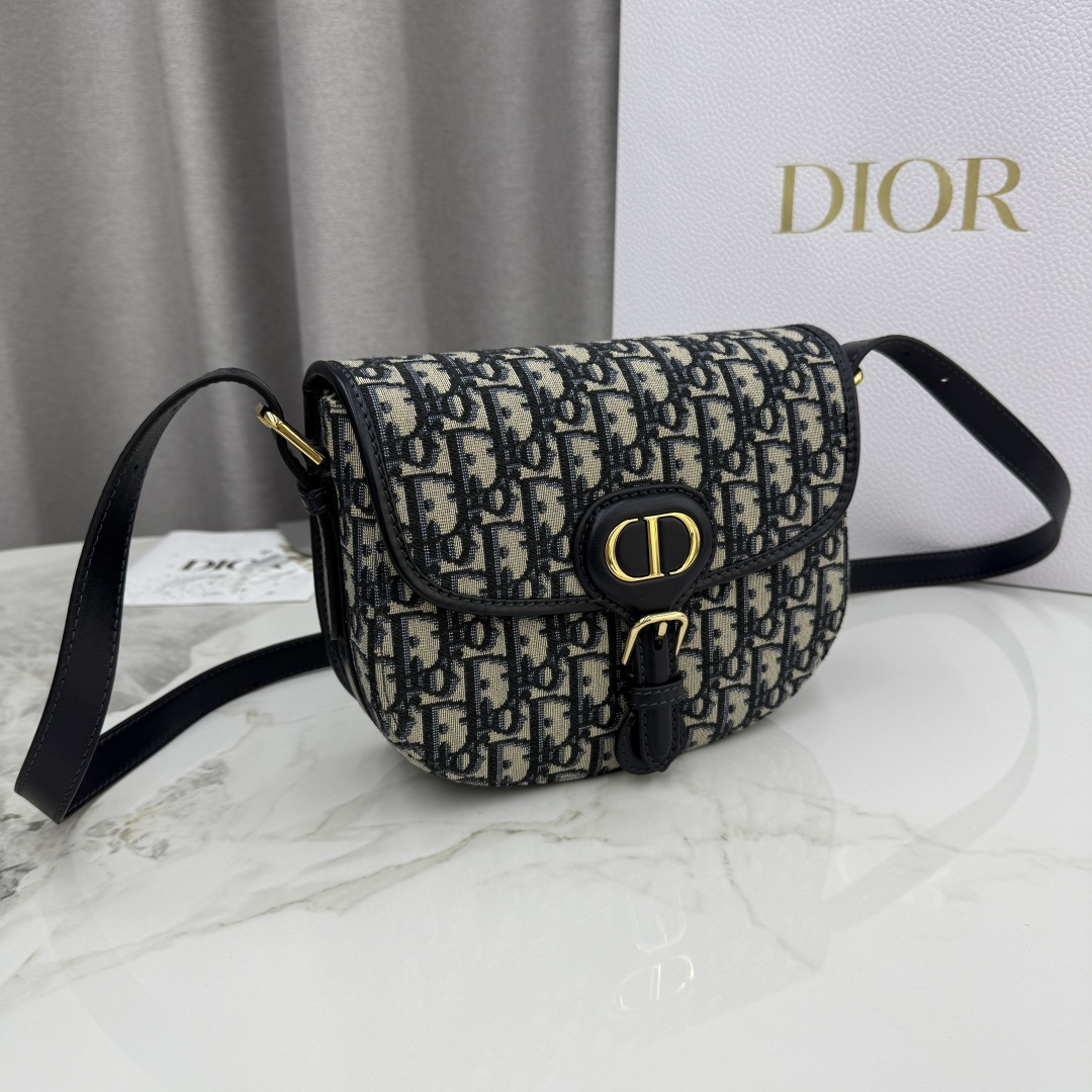 Dior A貨Oblique老花Bobby半月包 女士款經典圖紋推薦| 14 Dior A貨Oblique老花Bobby半月包 女士款經典圖紋推薦