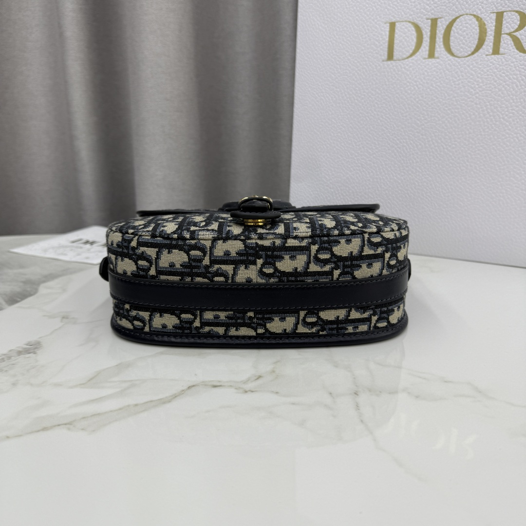 Dior A貨Oblique老花Bobby半月包 女士款經典圖紋推薦| 12 Dior A貨Oblique老花Bobby半月包 女士款經典圖紋推薦