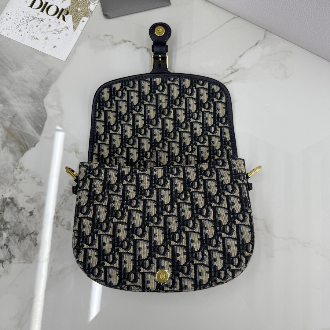 Dior A貨Oblique老花Bobby半月包 女士款經典圖紋推薦| 10 Dior A貨Oblique老花Bobby半月包 女士款經典圖紋推薦