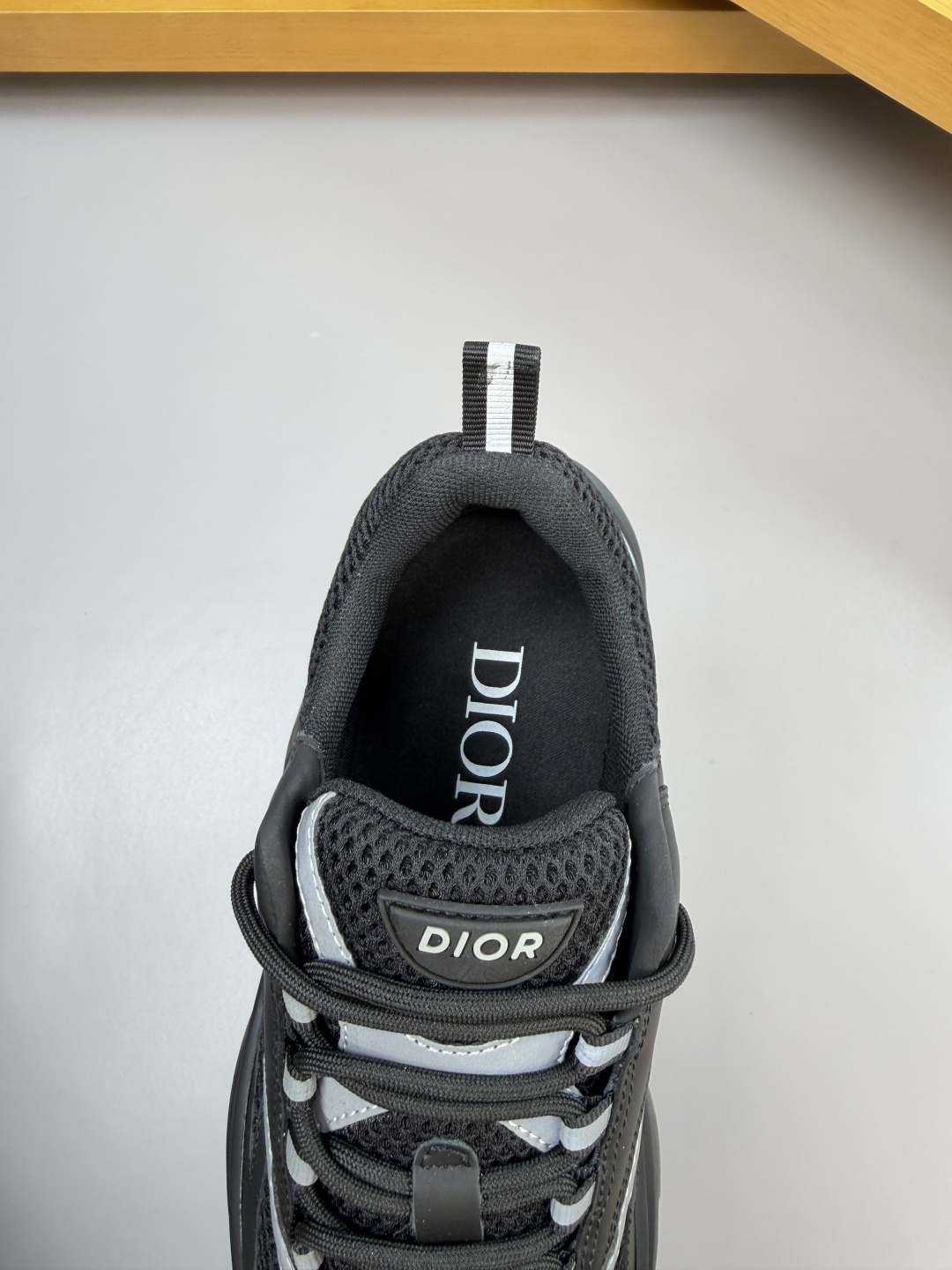 Dior A貨男士黑色網面潮鞋 科技風線條設計 街頭百搭風格| 9 Dior A貨男士黑色網面潮鞋 科技風線條設計 街頭百搭風格