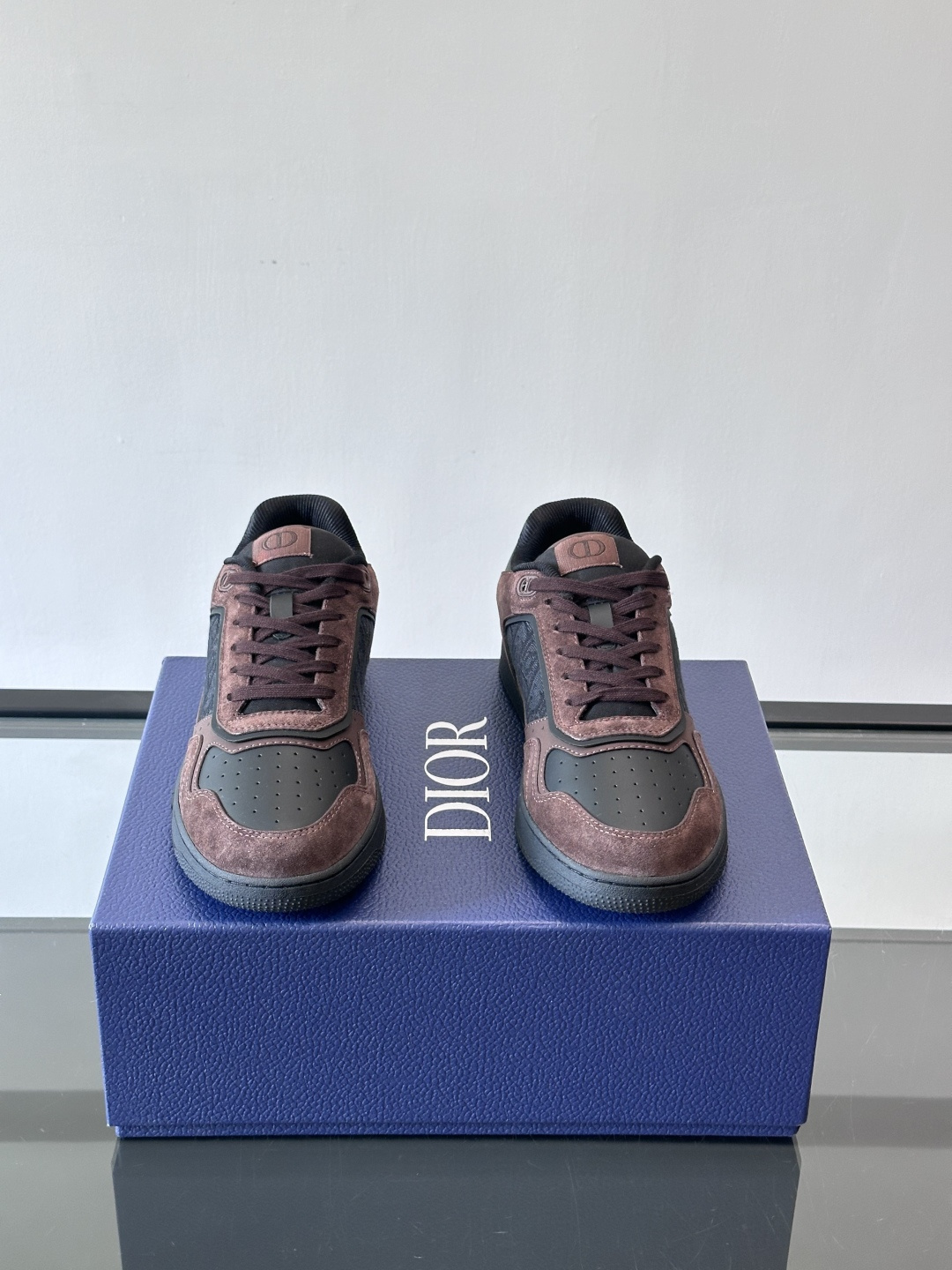 Dior 精品仿製男士麂皮拼接球鞋 酒紅黑撞色設計 質感街頭風| 14 Dior 精品仿製男士麂皮拼接球鞋 酒紅黑撞色設計 質感街頭風